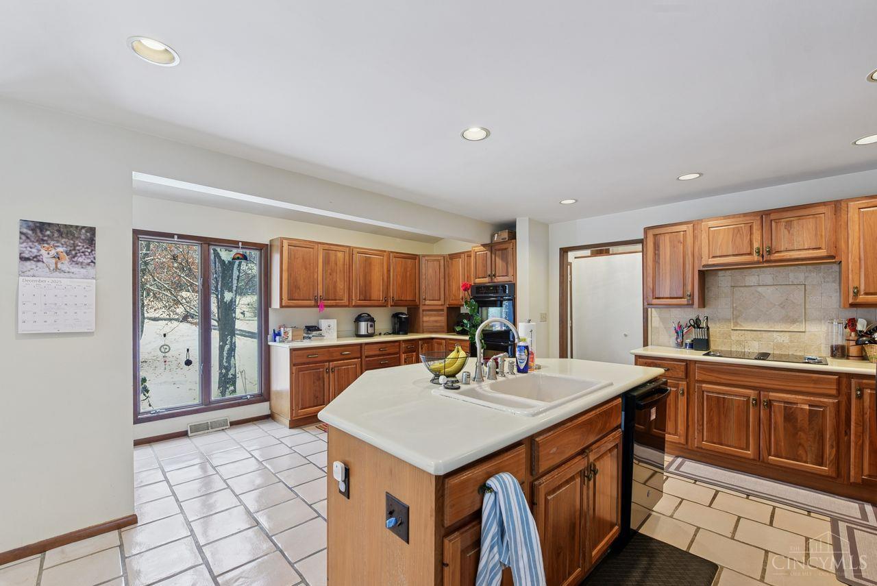 Anderson Twp, Ohio, 45255, United States, 4 Bedrooms Bedrooms, ,3 BathroomsBathrooms,Residential,For Sale,2001955