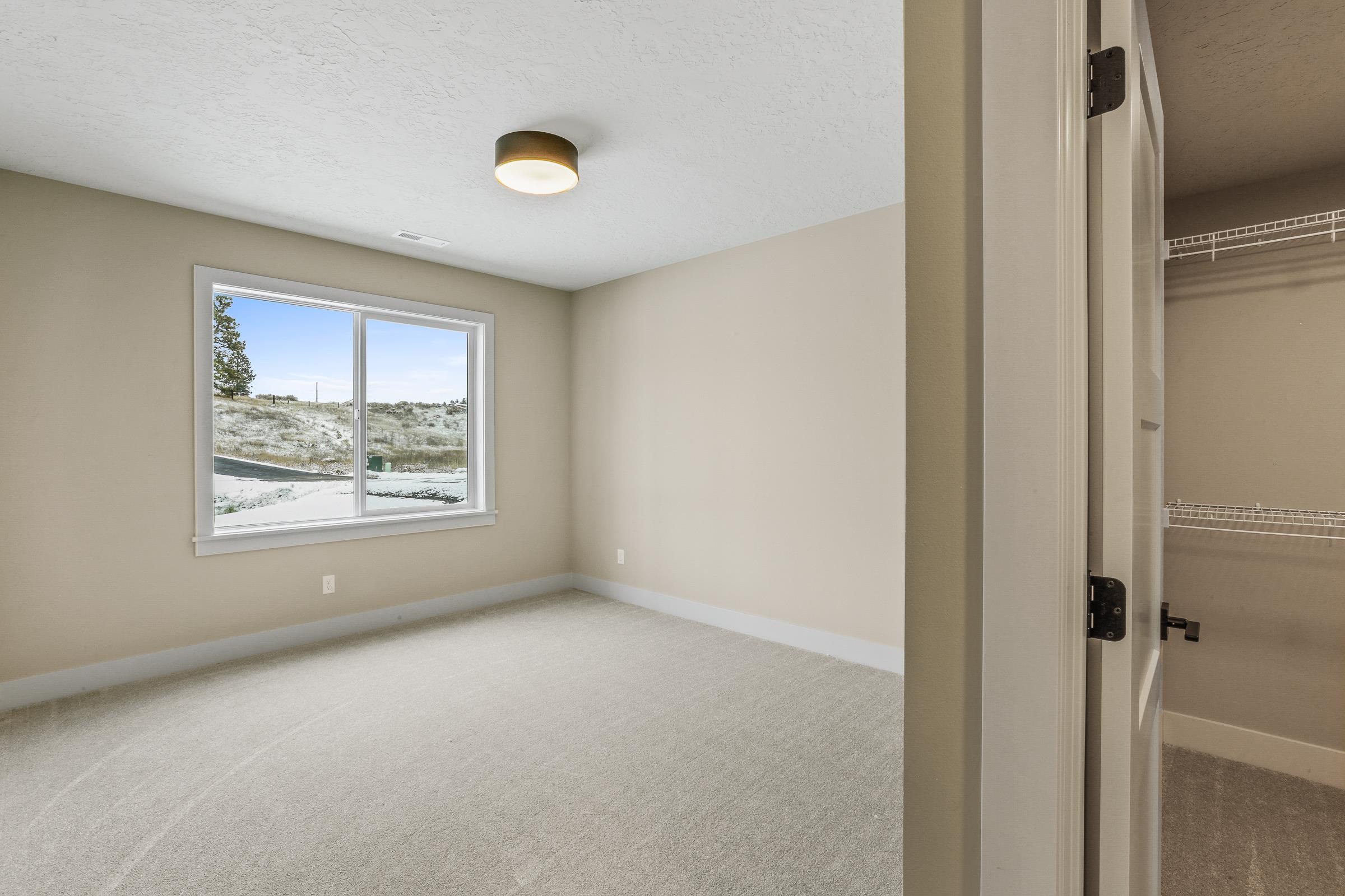 Spokane, Washington, 99223, United States, 5 Bedrooms Bedrooms, ,4 BathroomsBathrooms,Residential,For Sale,2002935