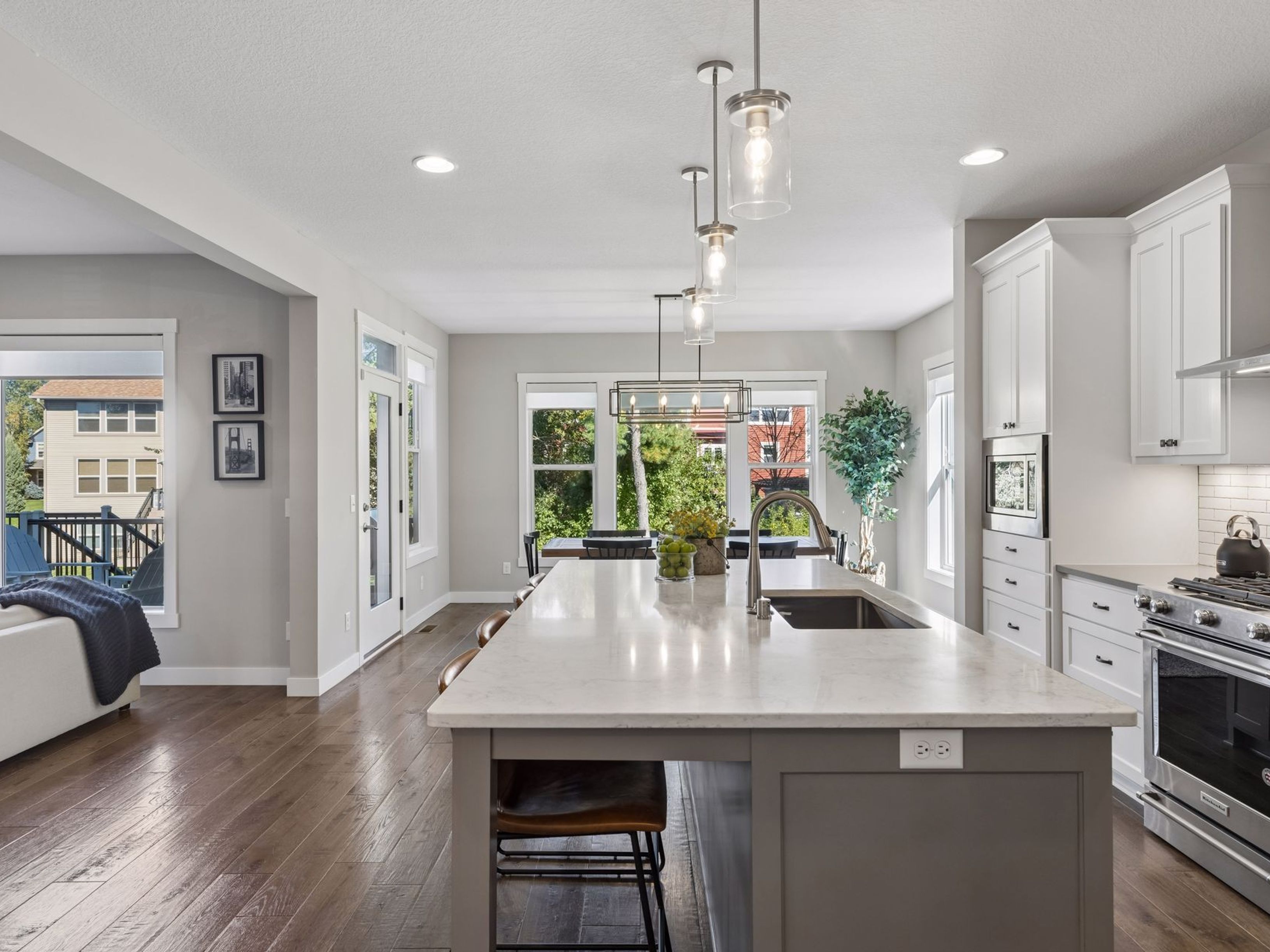  Luxury Living in Desirable Brown’s Creek Cove - 物件實景