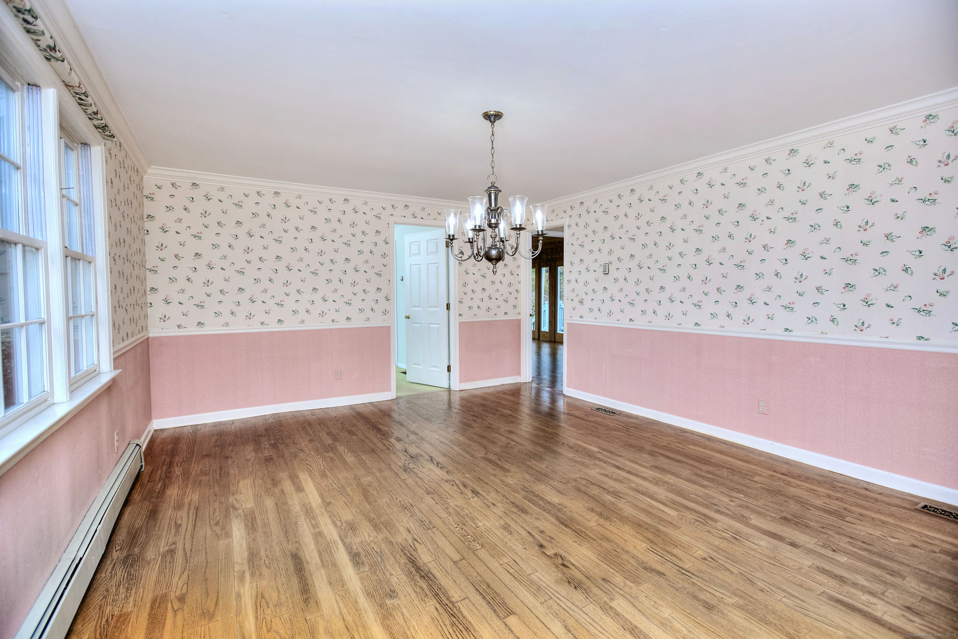 Westport, Connecticut, 06880, United States, 4 Bedrooms Bedrooms, ,3 BathroomsBathrooms,Residential,For Sale,1987489