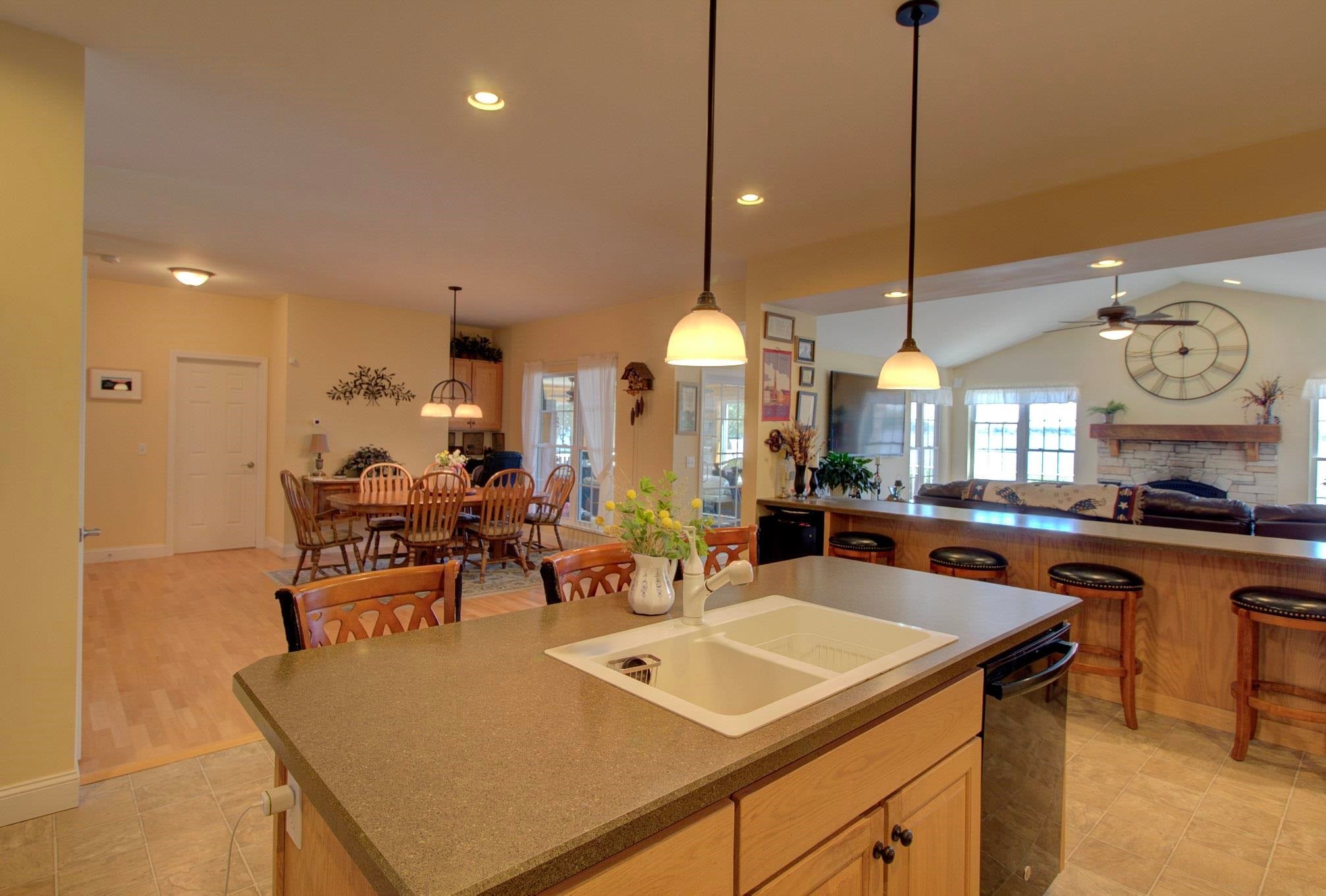 Alburgh, Vermont, 05440, United States, 5 Bedrooms Bedrooms, ,1 BathroomBathrooms,Residential,For Sale,1885348