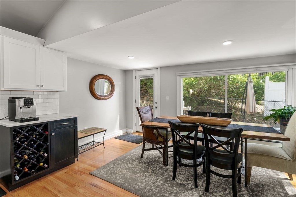 Waltham, Massachusetts, 02453, United States, 3 Bedrooms Bedrooms, ,2 BathroomsBathrooms,Residential,For Sale,1939650
