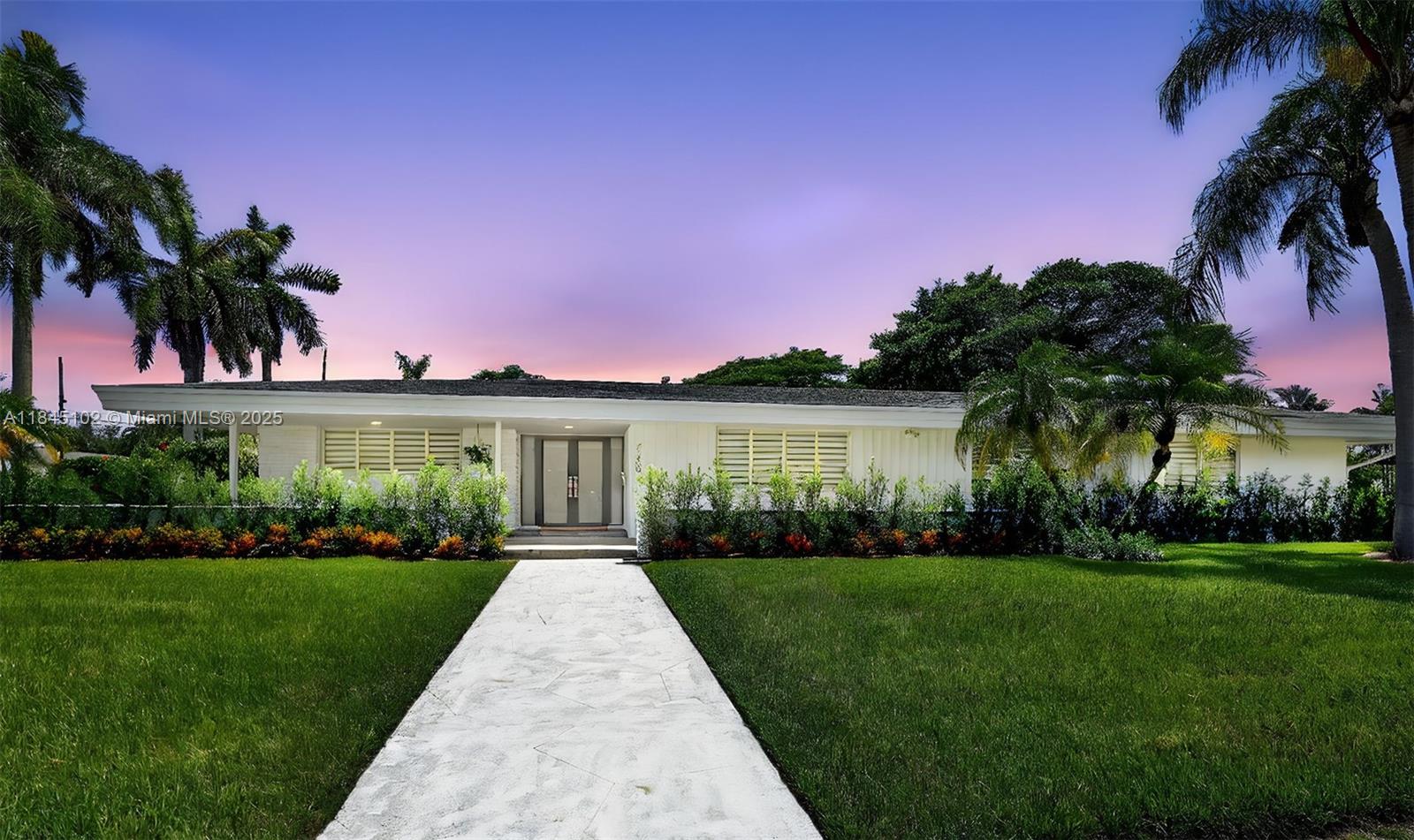 Palmetto Bay, Florida, 33158, United States, 4 Bedrooms Bedrooms, ,4 BathroomsBathrooms,Residential,For Sale,1900874
