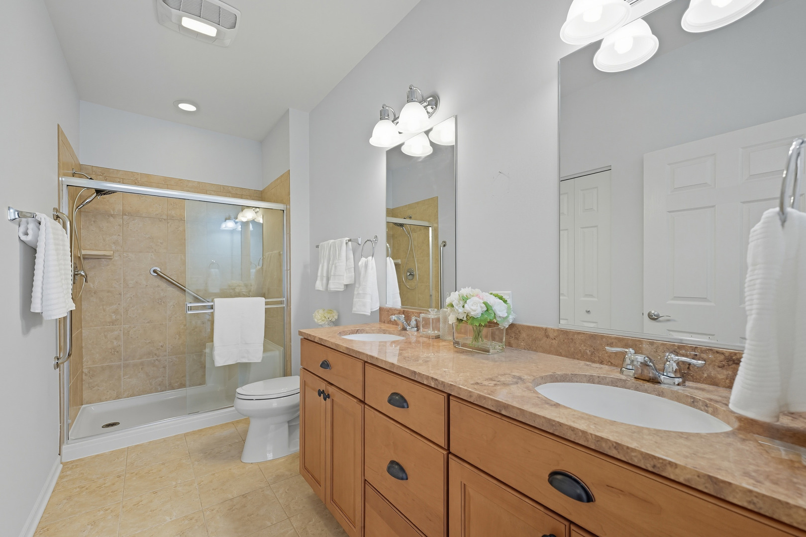 Naperville, Illinois, 60564, United States, 2 Bedrooms Bedrooms, ,2 BathroomsBathrooms,Residential,For Sale,1986332