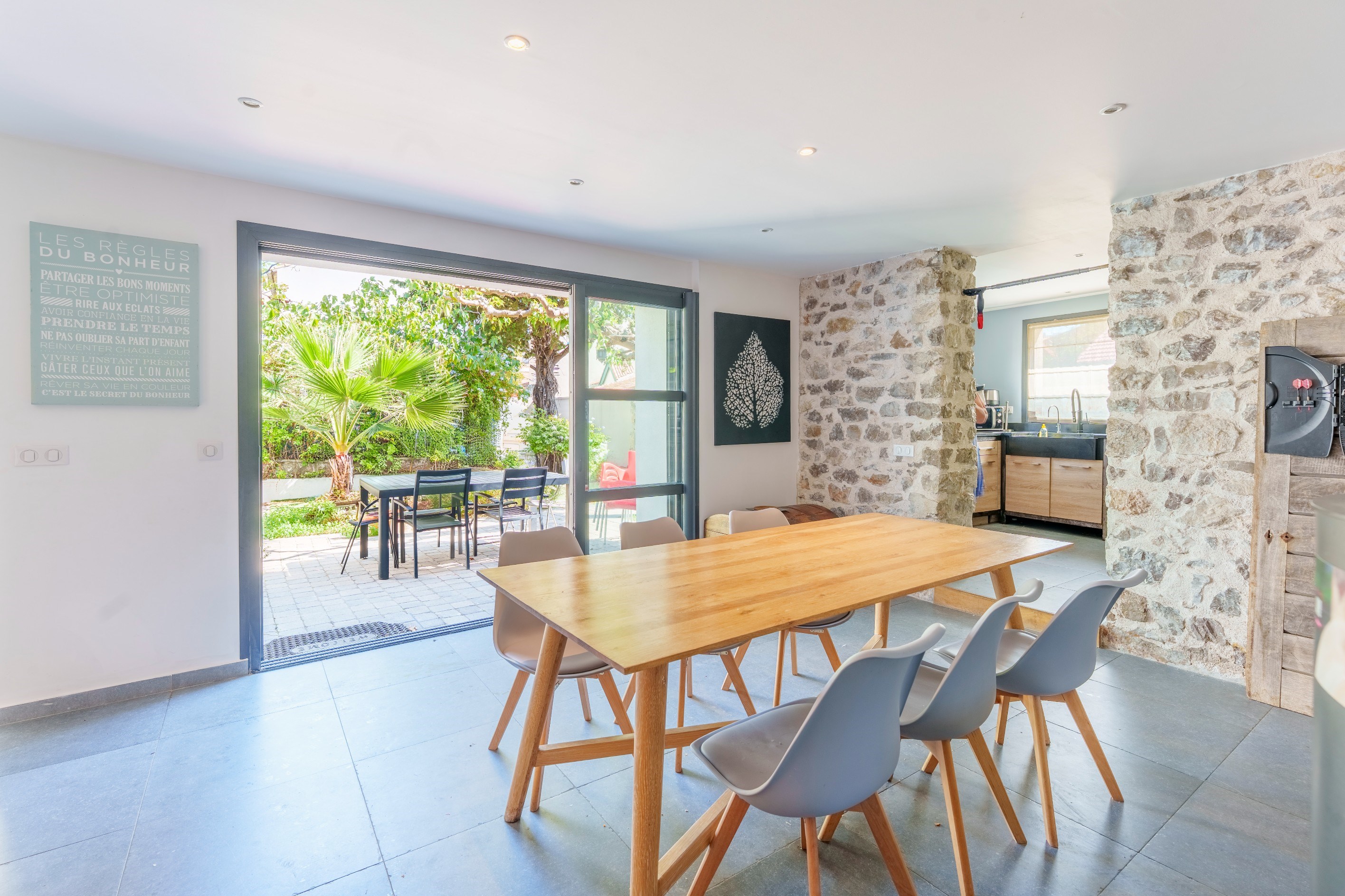  A charming stone house in the heart of Palavas-les-Flots, just a stone