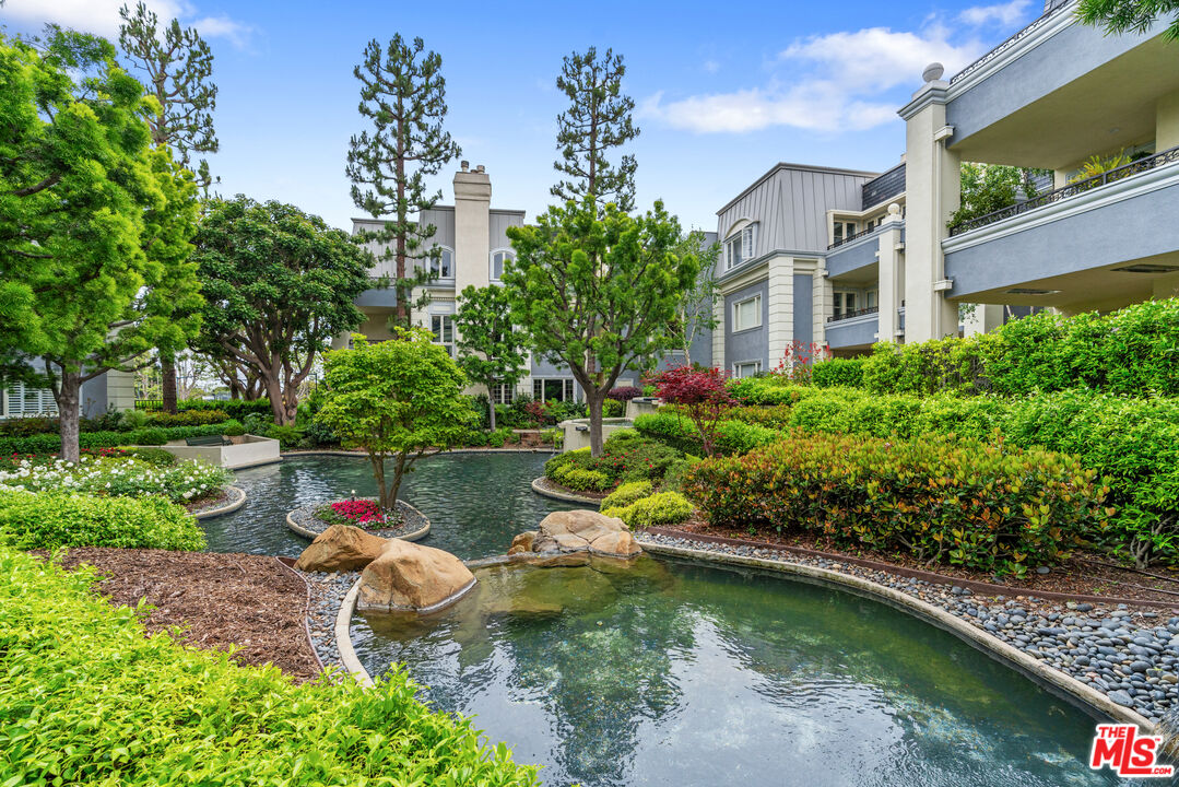 Los Angeles, California, 90067, United States, 2 Bedrooms Bedrooms, ,3 BathroomsBathrooms,Residential,For Sale,1901982