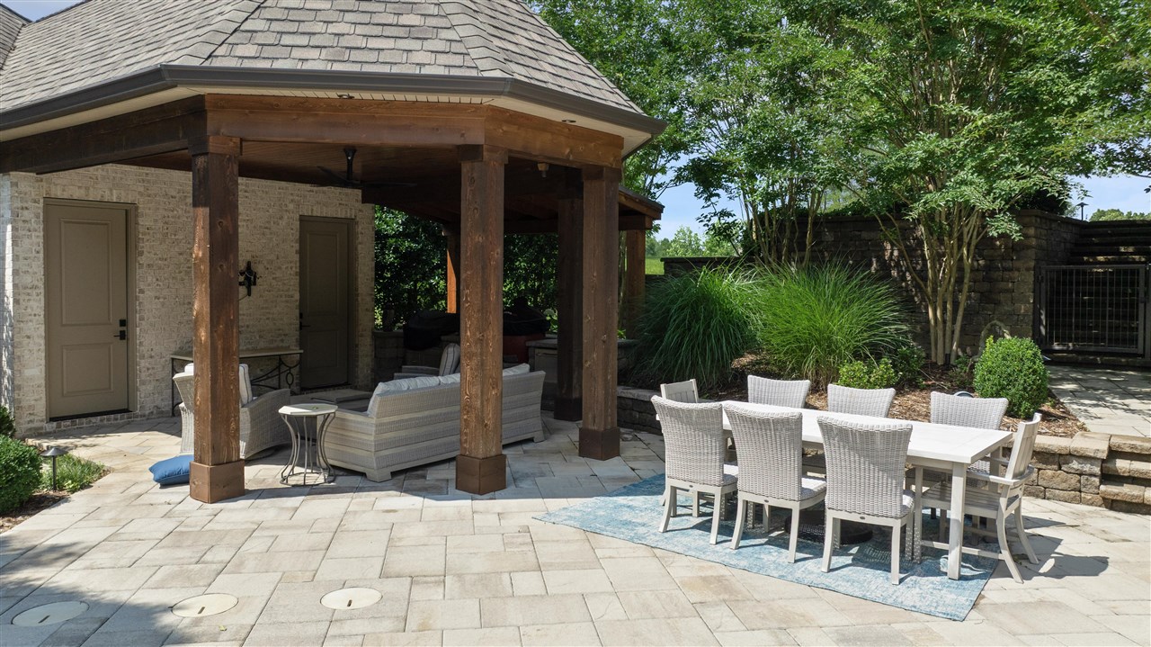 Bowling Green, Kentucky, 42103, United States, 5 Bedrooms Bedrooms, ,5 BathroomsBathrooms,Residential,For Sale,1986458