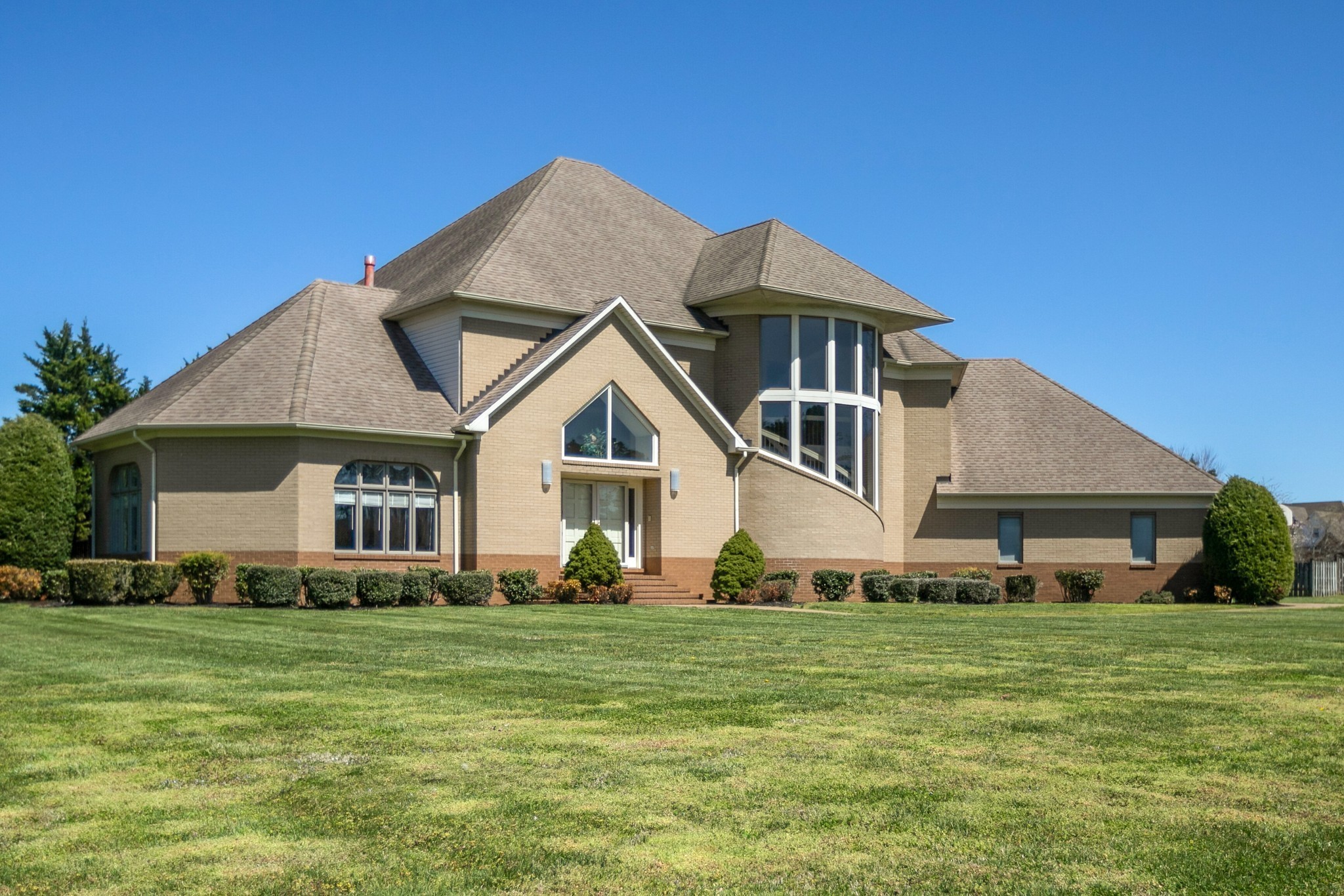 Lawrenceburg, Tennessee, 38464, United States, 4 Bedrooms Bedrooms, ,5 BathroomsBathrooms,Residential,For Sale,1925440