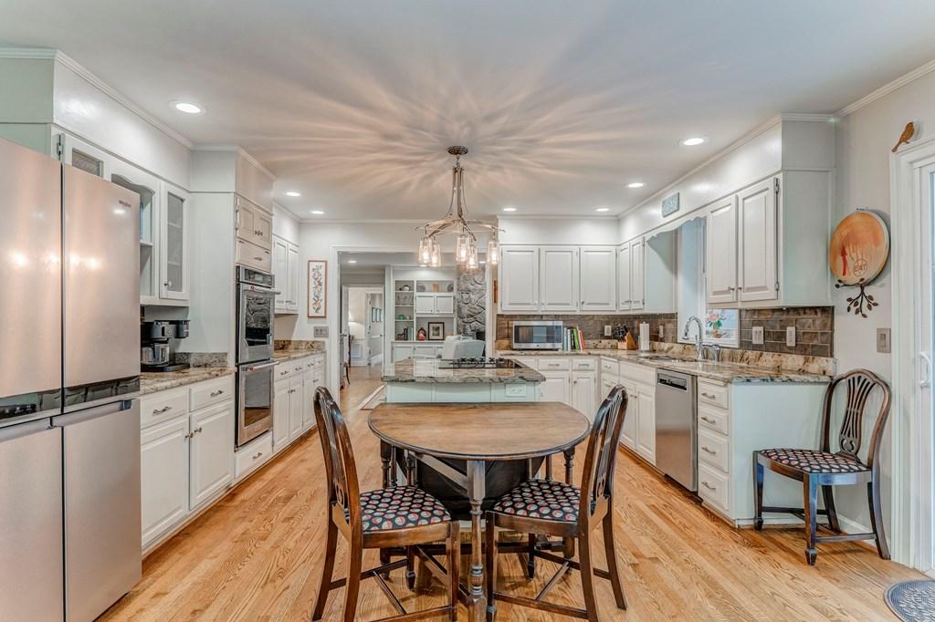 DALTON, Georgia, 30720, United States, 4 Bedrooms Bedrooms, ,4 BathroomsBathrooms,Residential,For Sale,1989438