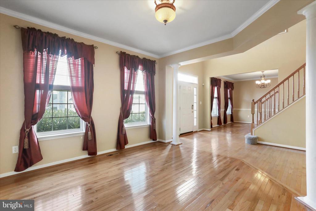 Bunker Hill, West Virginia, 25413, United States, 4 Bedrooms Bedrooms, ,4 BathroomsBathrooms,Residential,For Sale,1991457