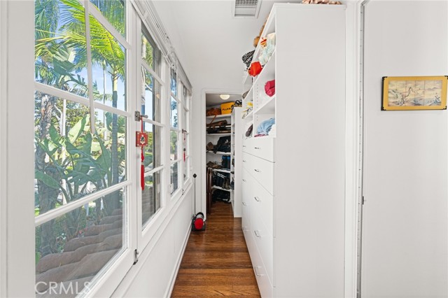 Los Angeles, California, 90064, United States, 6 Bedrooms Bedrooms, ,3 BathroomsBathrooms,Residential,For Sale,1977157