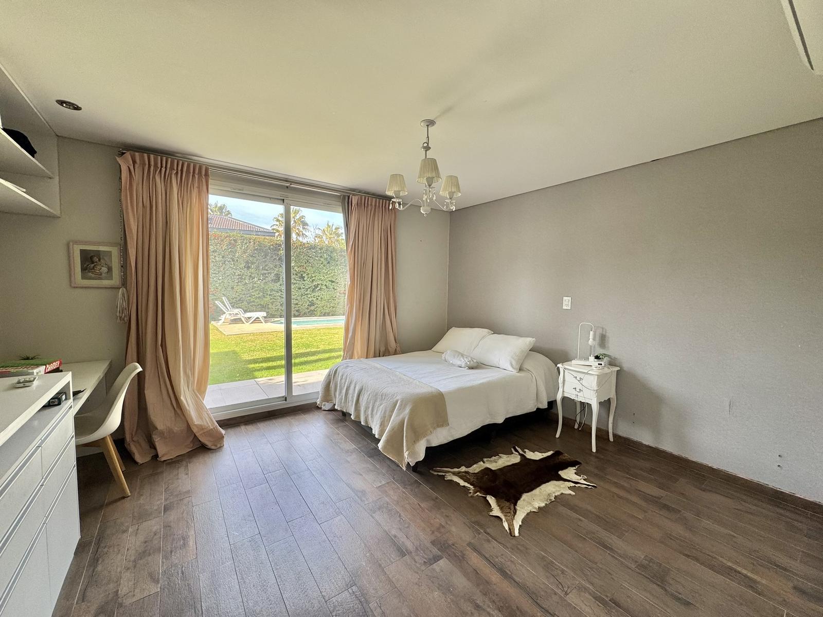 Godoy Cruz, AR-M, AR, 5 Bedrooms Bedrooms, ,4 BathroomsBathrooms,Residential,For Sale,1961859