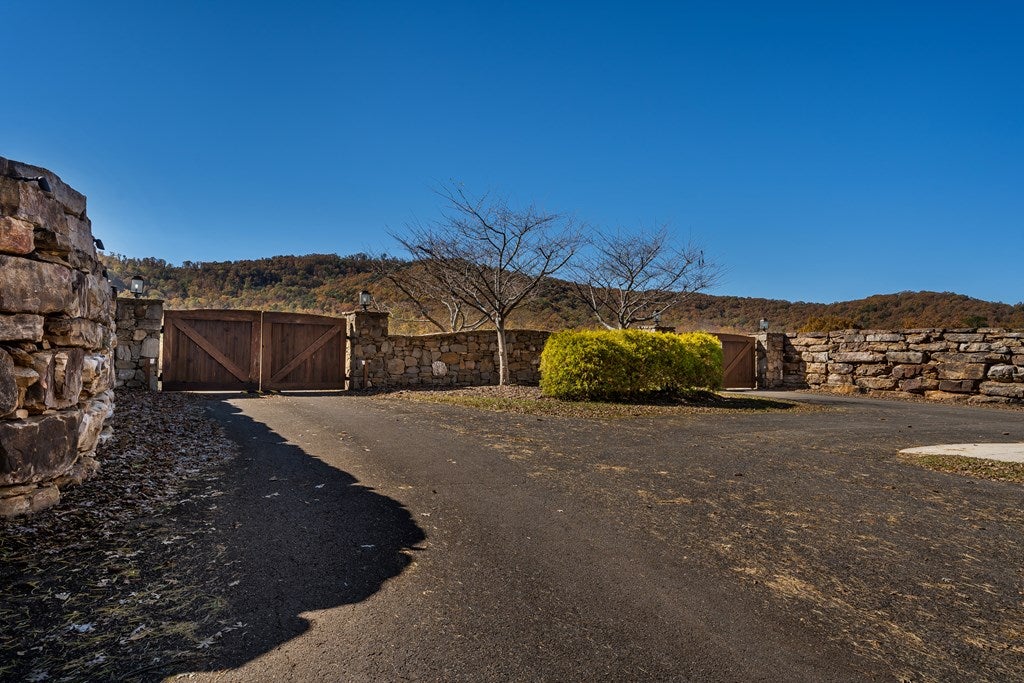 Ellijay, Georgia, 30536, United States, 3 Bedrooms Bedrooms, ,2 BathroomsBathrooms,Residential,For Sale,1987924