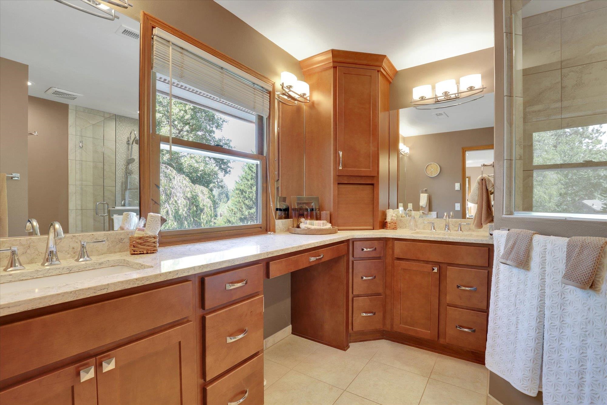Spokane, Washington, 99203, United States, 5 Bedrooms Bedrooms, ,4 BathroomsBathrooms,Residential,For Sale,1914349