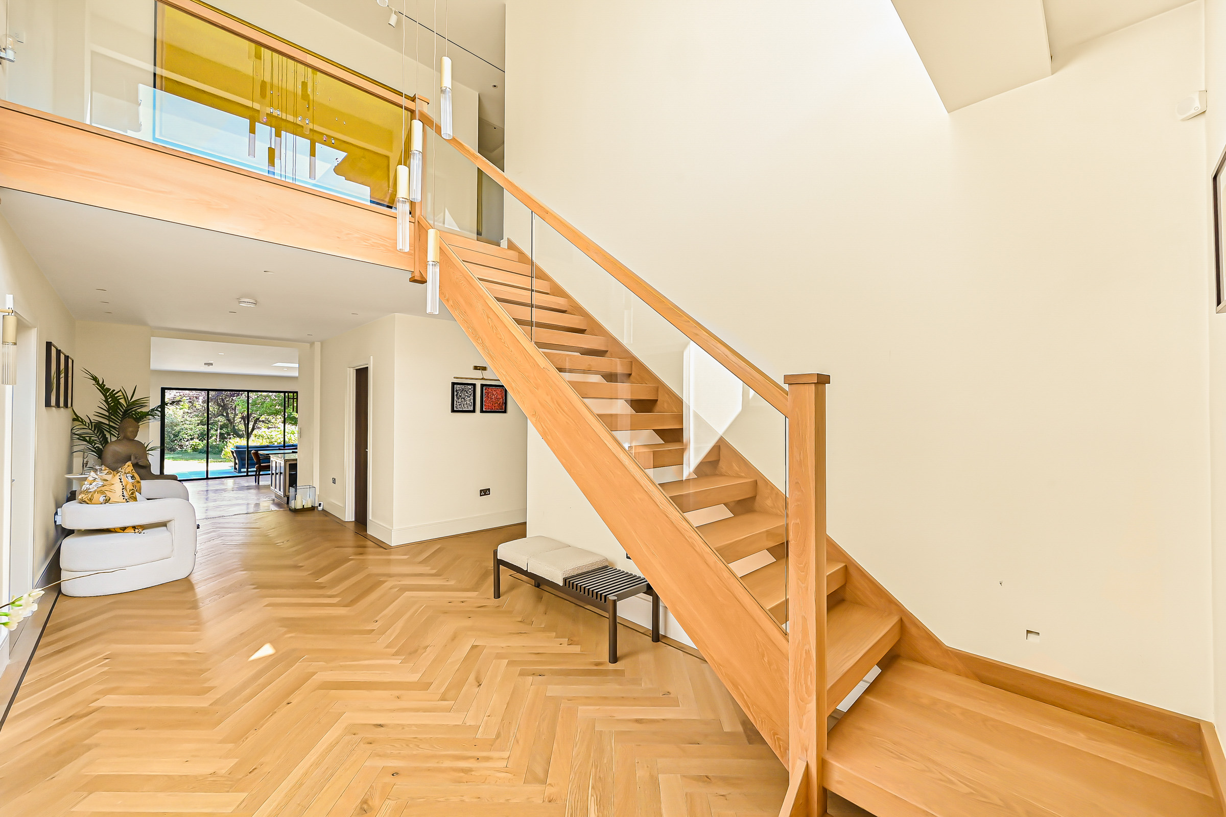  A comprehensively remodelled family house on a private road in Coombe - 物件實景
