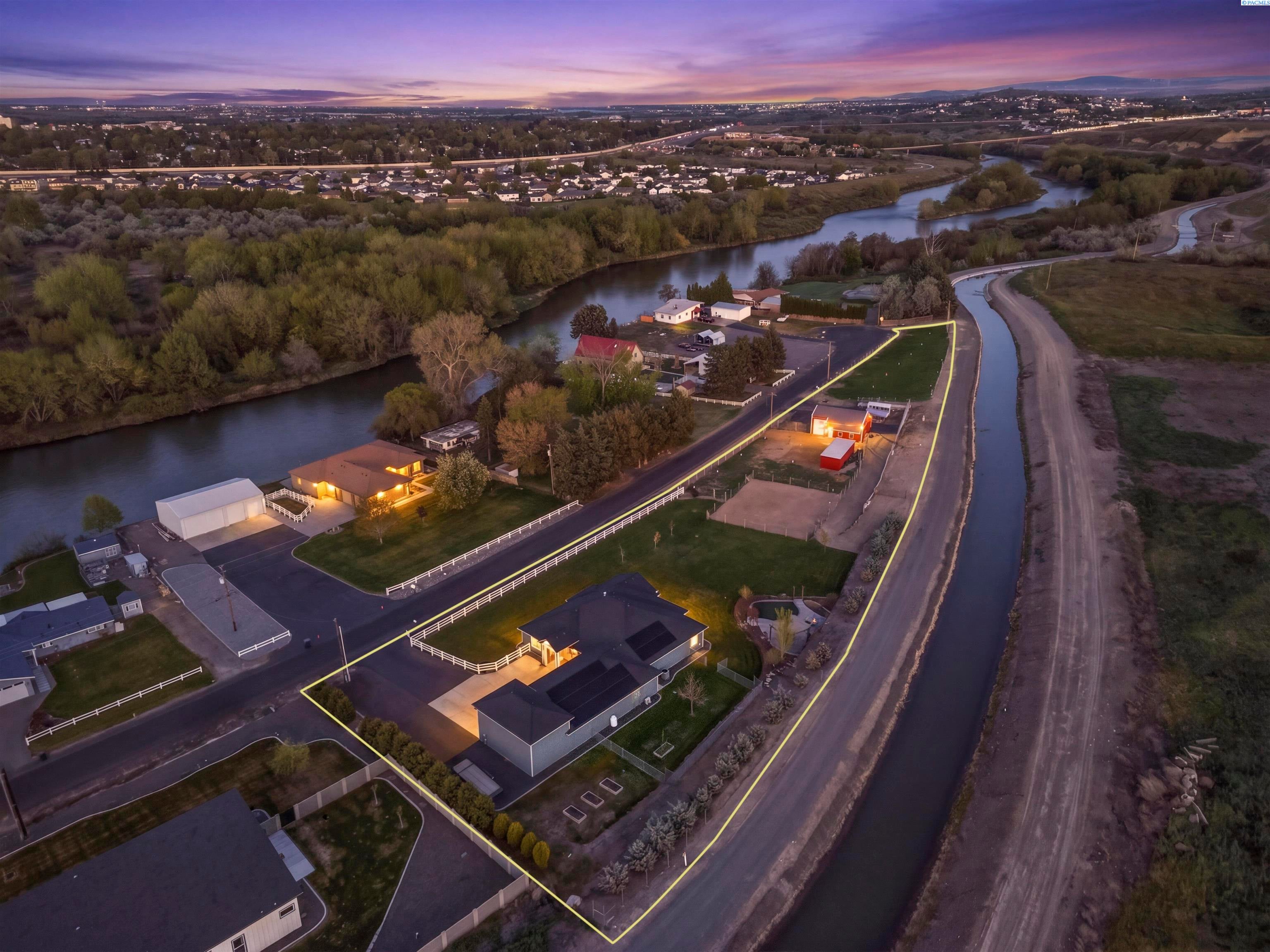 West Richland, Washington, 99353, United States, 3 Bedrooms Bedrooms, ,3 BathroomsBathrooms,Residential,For Sale,2038482