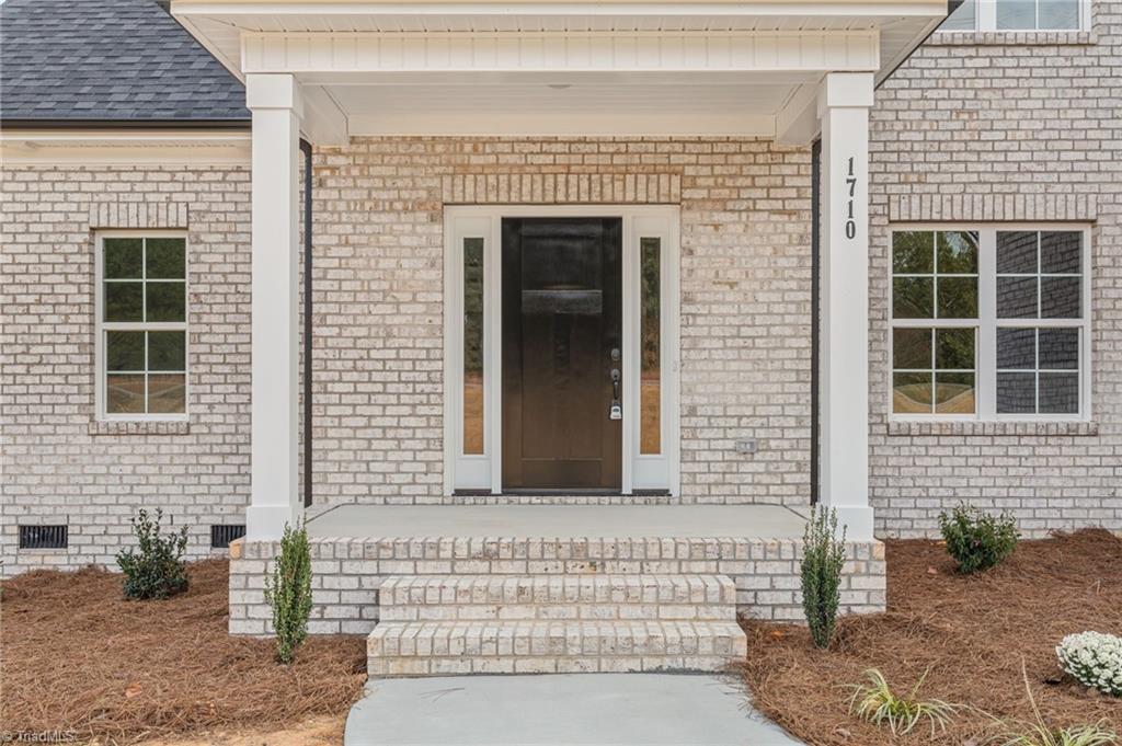 Lexington, North Carolina, 27295, United States, 3 Bedrooms Bedrooms, ,3 BathroomsBathrooms,Residential,For Sale,1840545