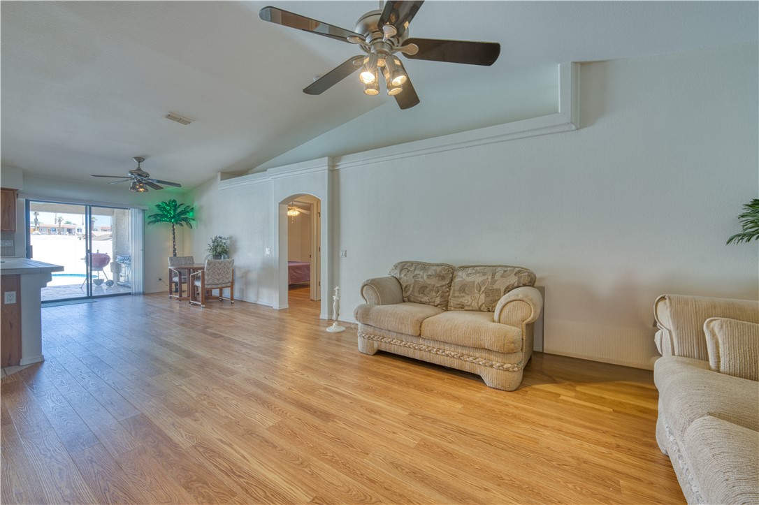 Lake Havasu, Arizona, 86403, United States, 3 Bedrooms Bedrooms, ,1 BathroomBathrooms,Residential,For Sale,1901749