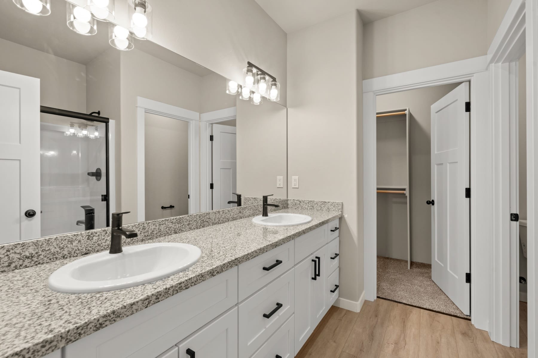  2217 Piazza Drive Medford, OR 97501 - 物件實景