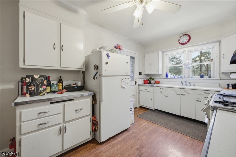 Stirling, New Jersey, 07980, United States, 3 Bedrooms Bedrooms, ,2 BathroomsBathrooms,Residential,For Sale,2008105