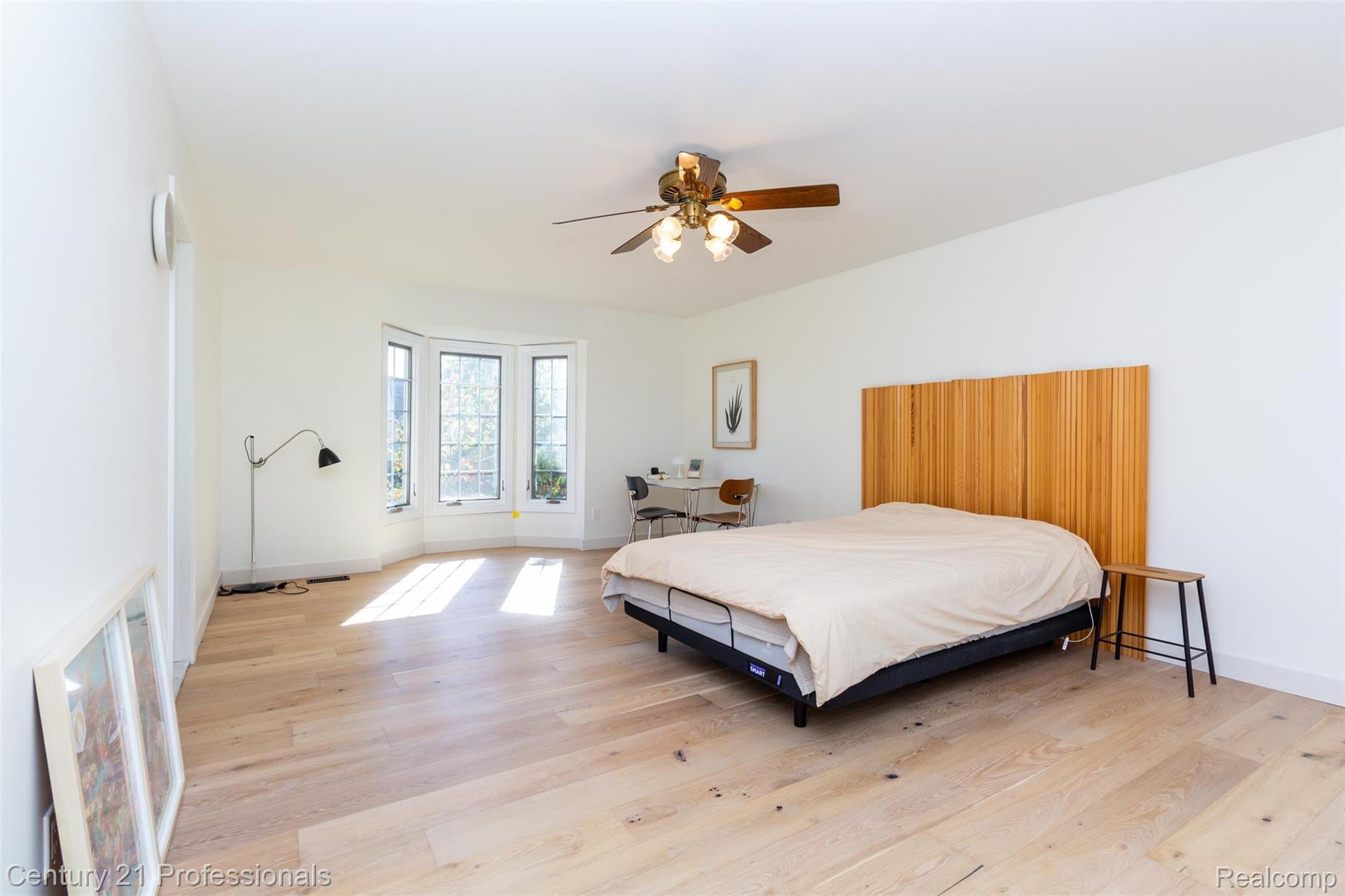 Troy, Michigan, 48084, United States, 4 Bedrooms Bedrooms, ,3 BathroomsBathrooms,Residential,For Sale,1976121