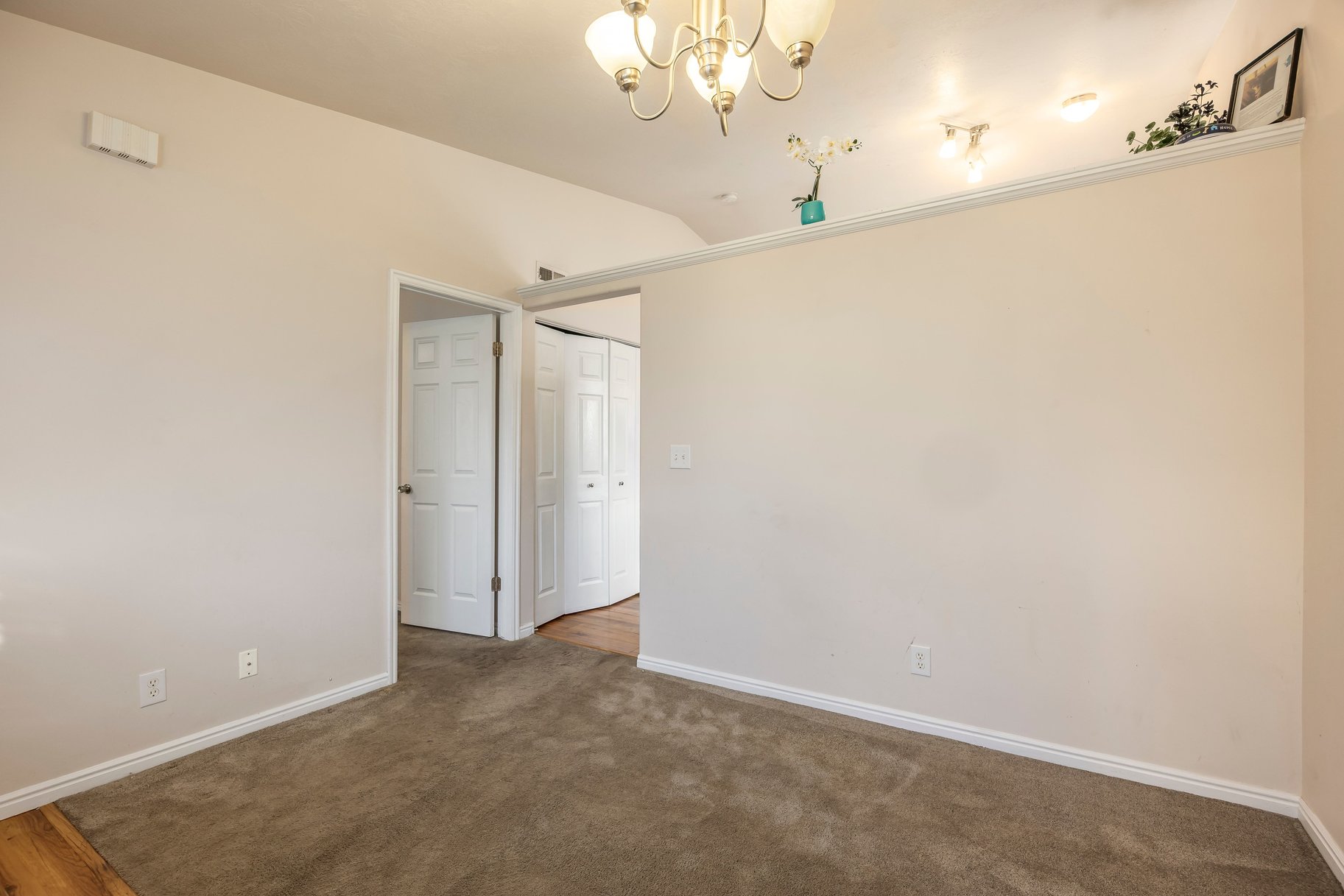  Main-Floor Primary Living with Resort-Style Amenities - 物件實景