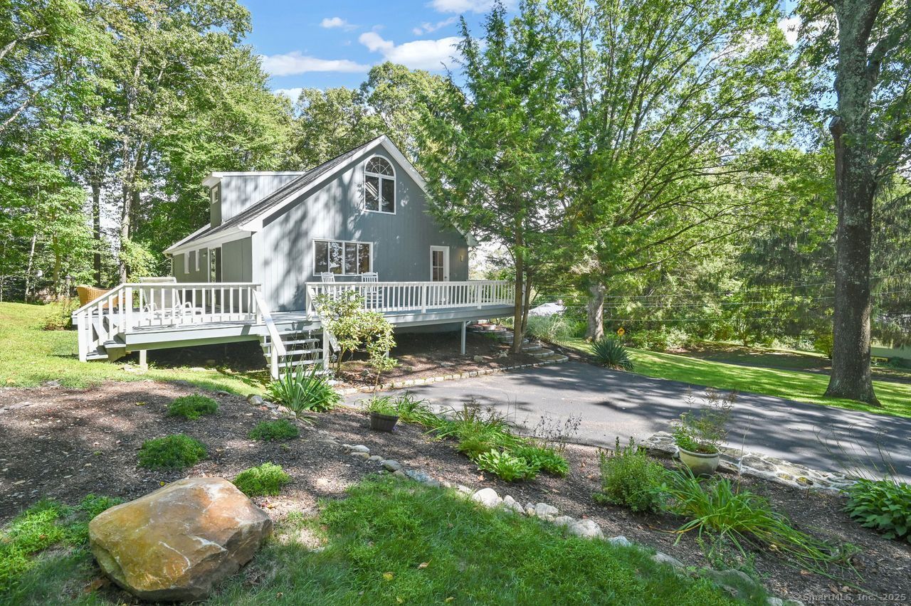 Newtown, Connecticut, 06470, United States, 3 Bedrooms Bedrooms, ,2 BathroomsBathrooms,Residential,For Sale,1941987