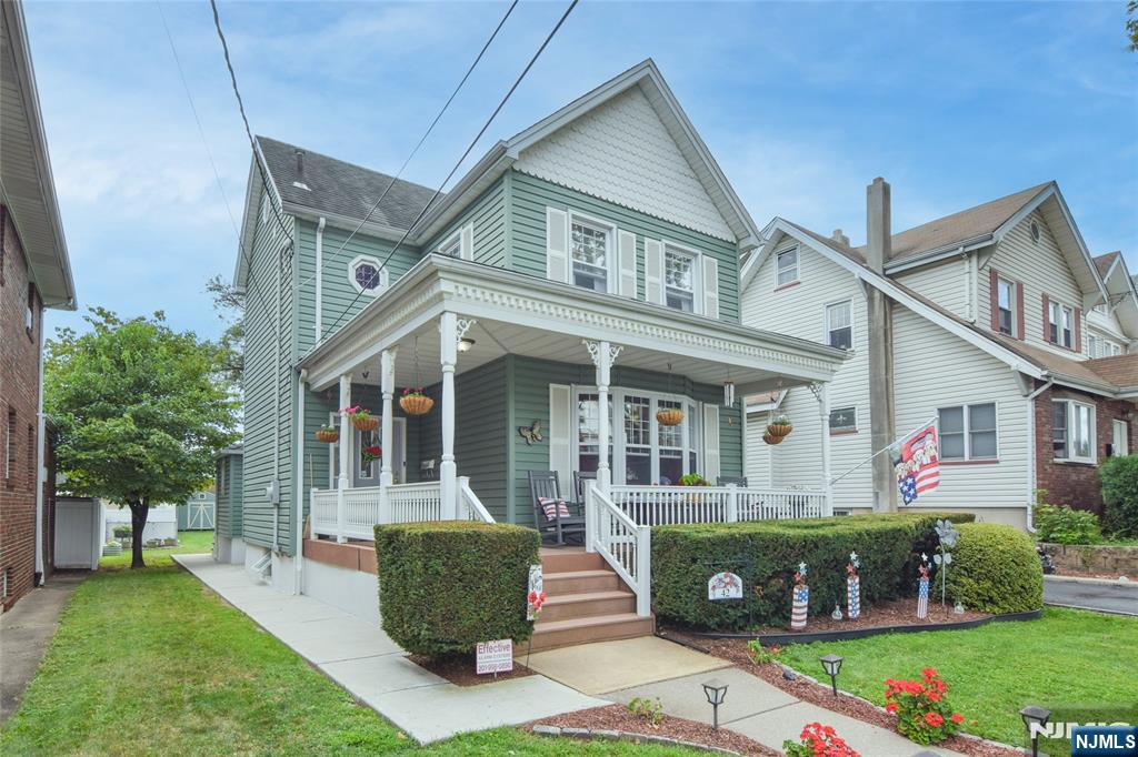 Kearny, New Jersey, 07032, United States, 4 Bedrooms Bedrooms, ,2 BathroomsBathrooms,Residential,For Sale,1928584