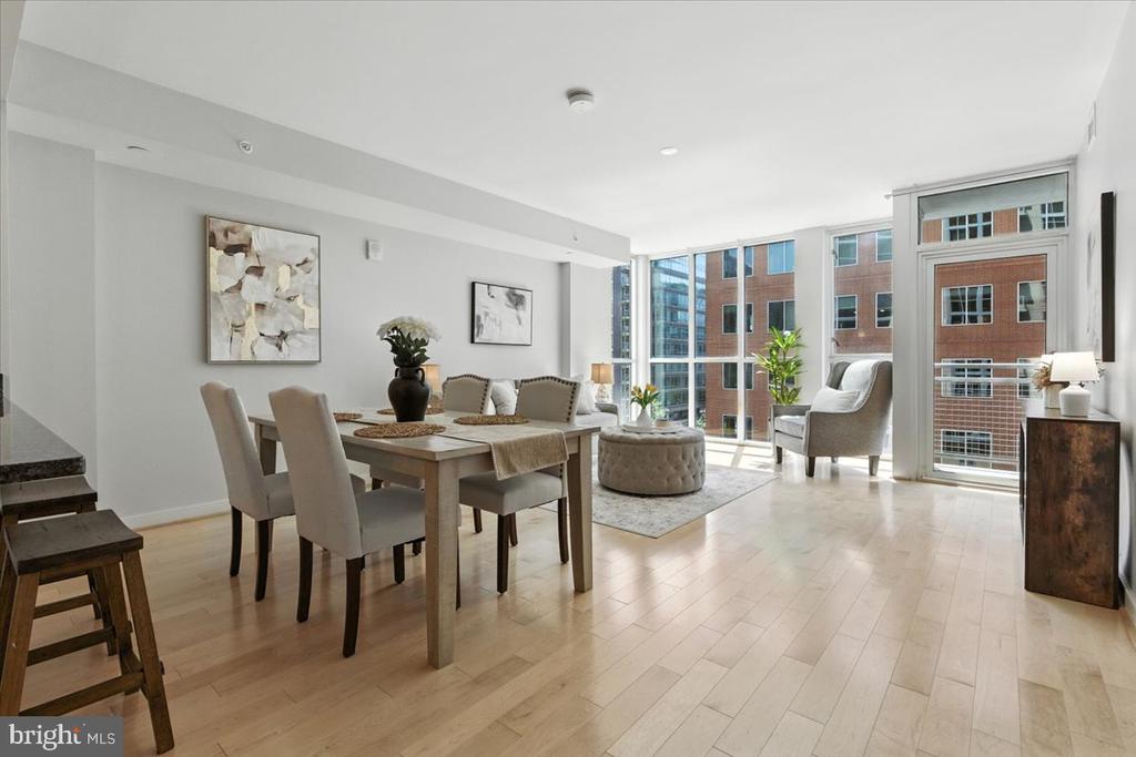 Washington, District of Columbia, 20003, United States, 2 Bedrooms Bedrooms, ,2 BathroomsBathrooms,Residential,For Sale,1974784