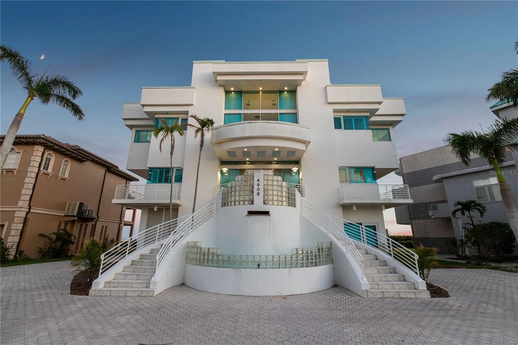 Bradenton, Florida, 34210, United States, 4 Bedrooms Bedrooms, ,5 BathroomsBathrooms,Residential,For Sale,1827645