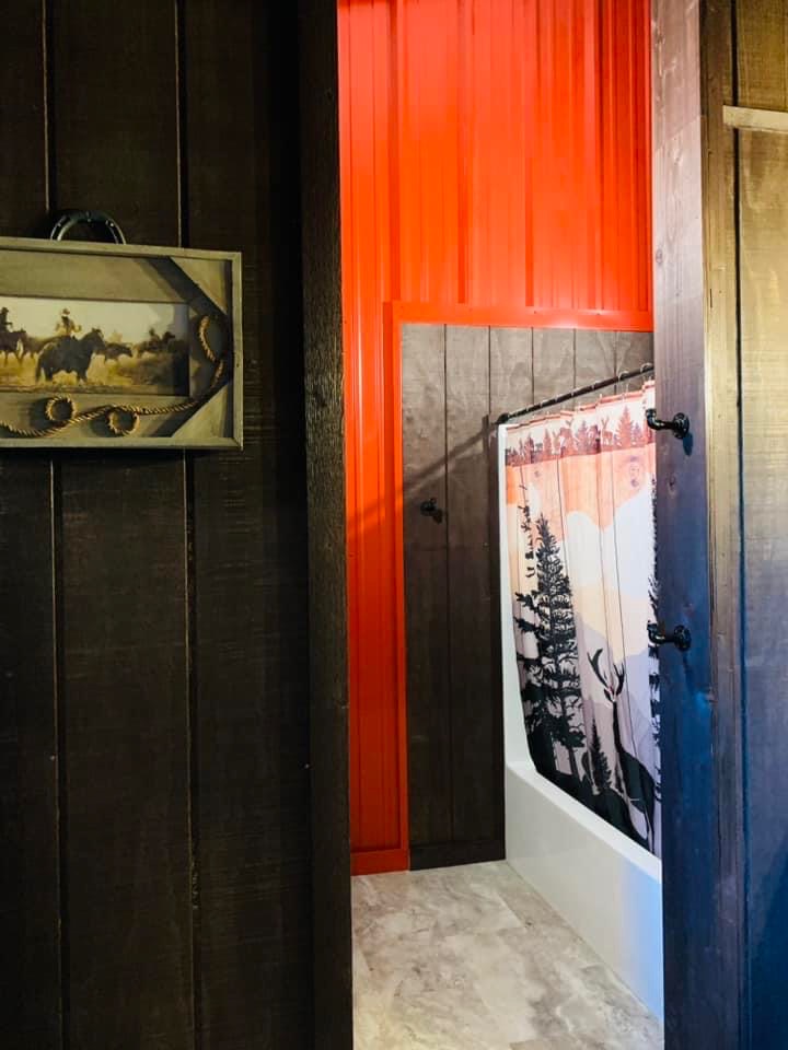 Hot Springs, South Dakota, 57747, United States, 6 Bedrooms Bedrooms, ,6 BathroomsBathrooms,Residential,For Sale,1978039