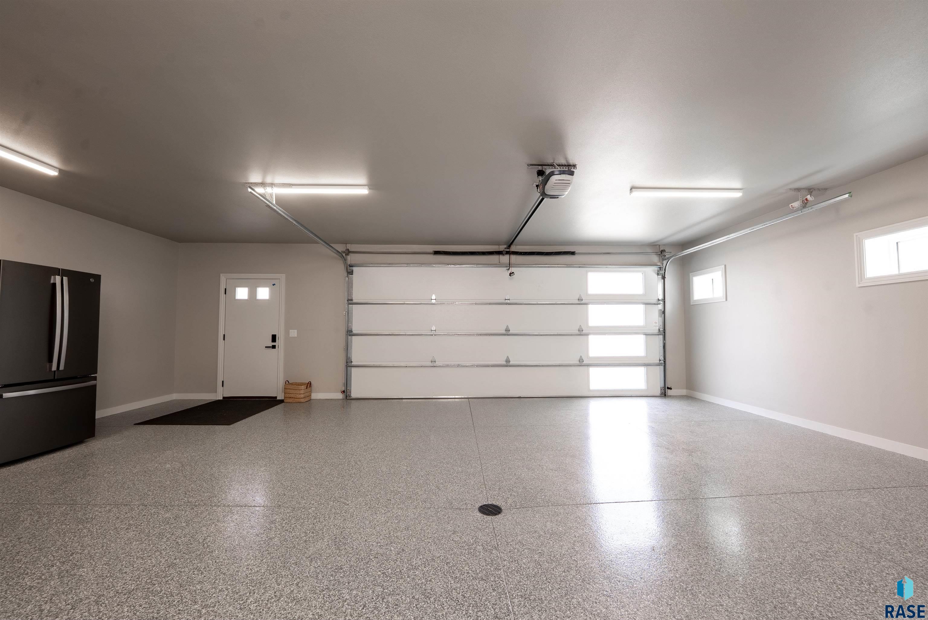 Sioux Falls, South Dakota, 57106, United States, ,Residential,For Sale,1986219