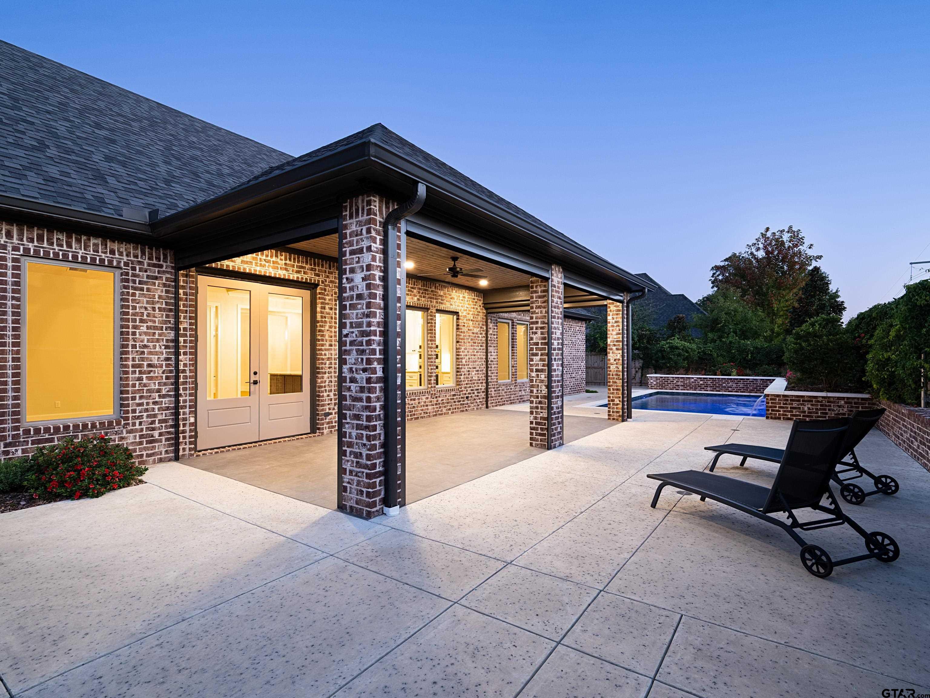 Tyler, Texas, 75703, United States, 3 Bedrooms Bedrooms, ,3 BathroomsBathrooms,Residential,For Sale,1985423