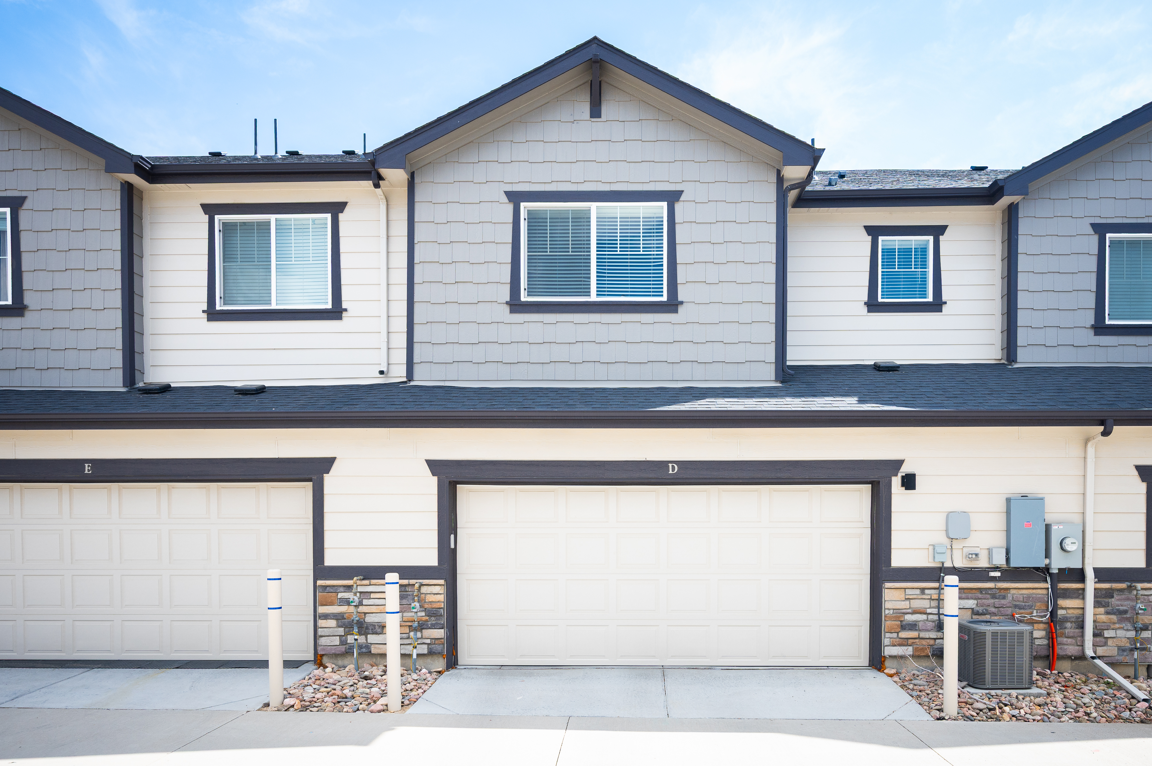  Beautifully Designed Townhome Featuring an Open & Inviting Floor Plan - 物件實景