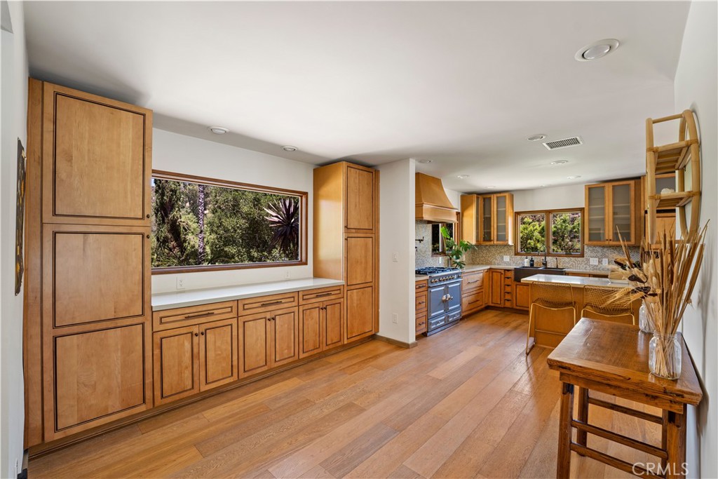 Calabasas, California, 91302, United States, 4 Bedrooms Bedrooms, ,3 BathroomsBathrooms,Residential,For Sale,1890282