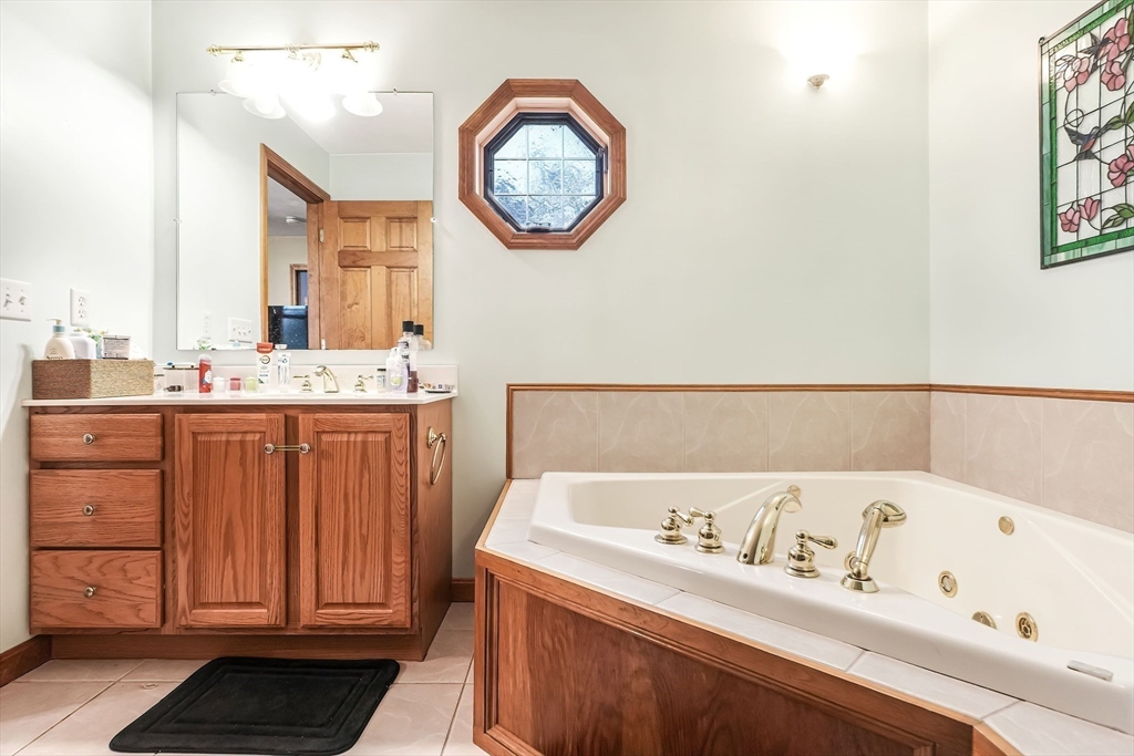Southbridge, Massachusetts, 01550, United States, 3 Bedrooms Bedrooms, ,3 BathroomsBathrooms,Residential,For Sale,1930417