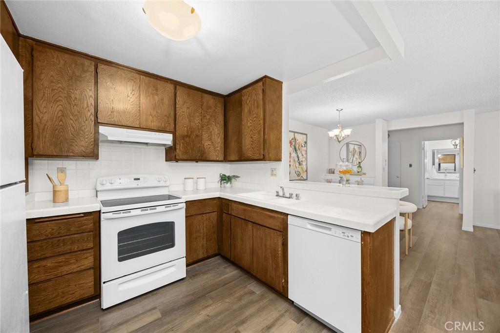 Pasadena, California, 91101, United States, 2 Bedrooms Bedrooms, ,1 BathroomBathrooms,Residential,For Sale,2002263