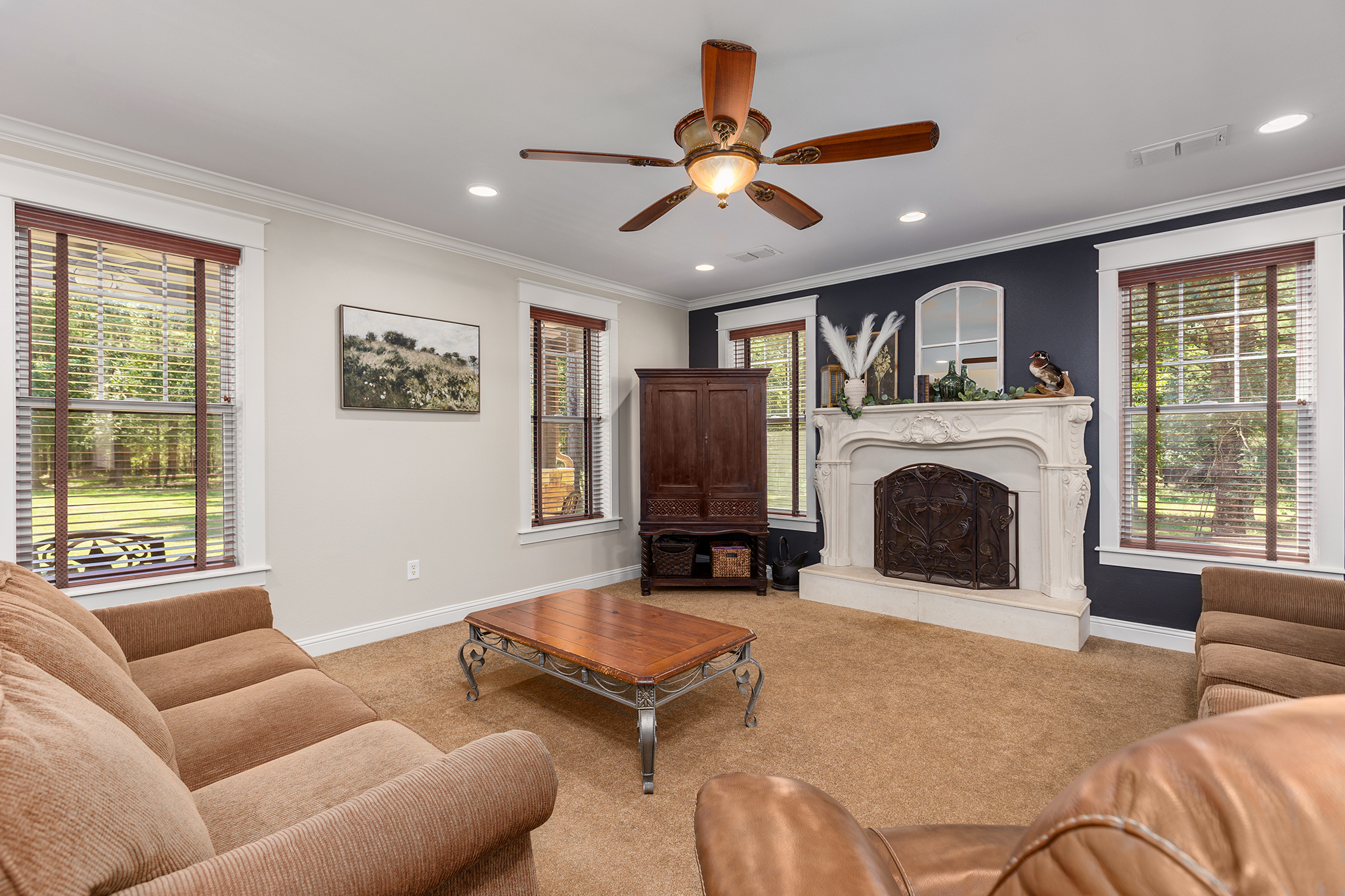 Bronson, Texas, 75930, United States, 5 Bedrooms Bedrooms, ,4 BathroomsBathrooms,Residential,For Sale,1944526