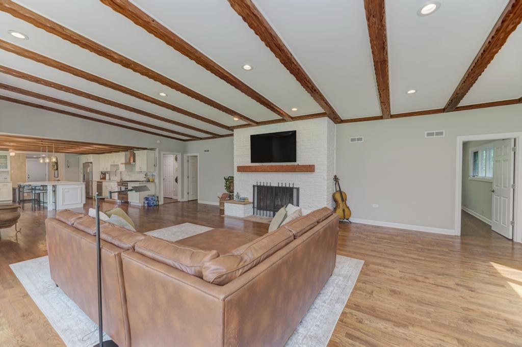 Bensenville, Illinois, 60106, United States, 4 Bedrooms Bedrooms, ,3 BathroomsBathrooms,Residential,For Sale,1910503