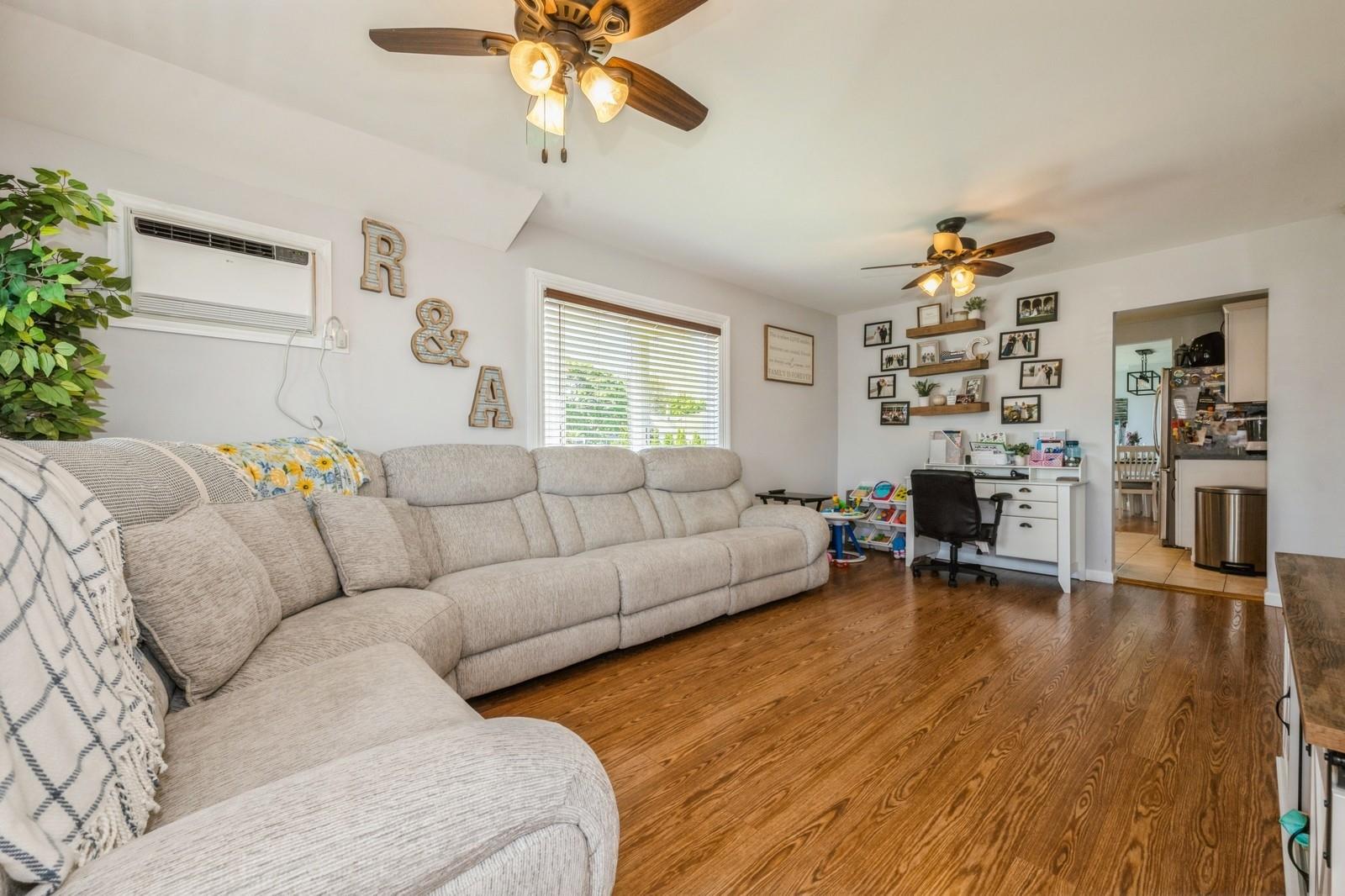 Lindenhurst, New York, 11757, United States, 2 Bedrooms Bedrooms, ,1 BathroomBathrooms,Residential,For Sale,1847928