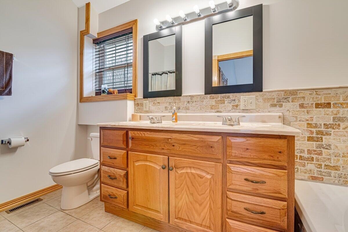Hazleton, Pennsylvania, 18202, United States, 4 Bedrooms Bedrooms, ,3 BathroomsBathrooms,Residential,For Sale,1754491