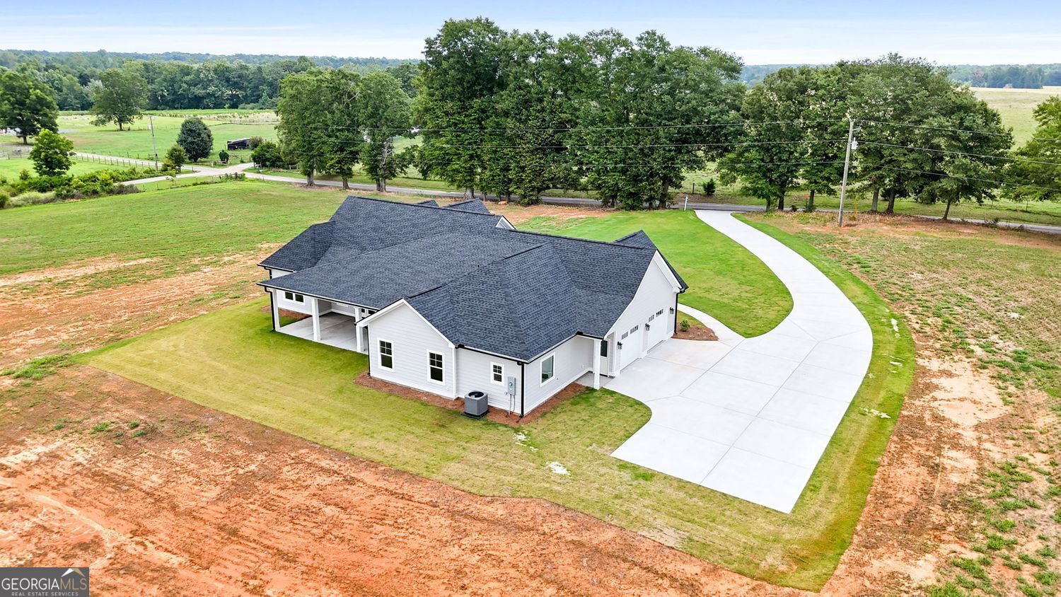 Barnesville, Georgia, 30204, United States, 4 Bedrooms Bedrooms, ,3 BathroomsBathrooms,Residential,For Sale,1858956
