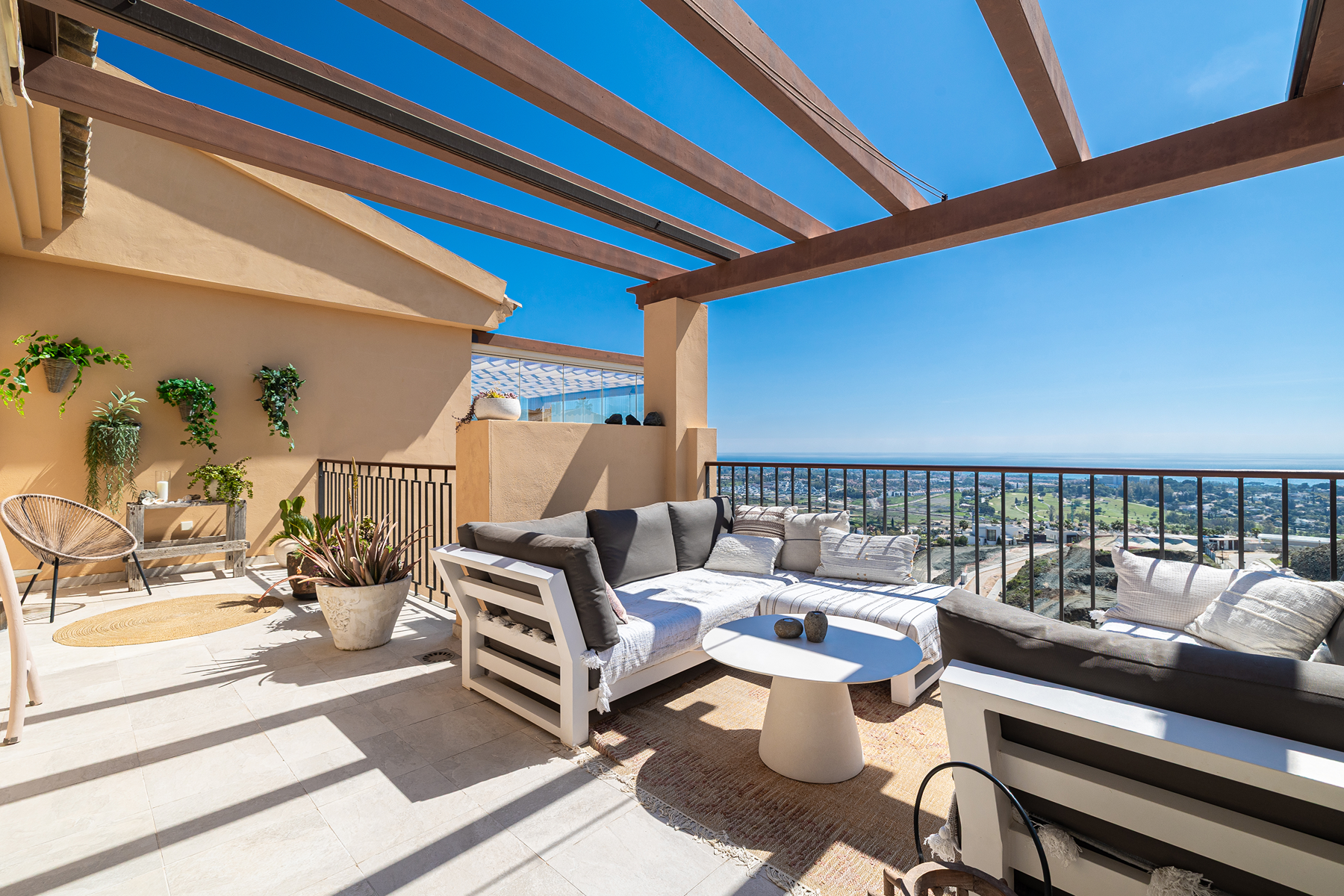  Penthouse with panoramic sea views in Benahavís - 物件實景