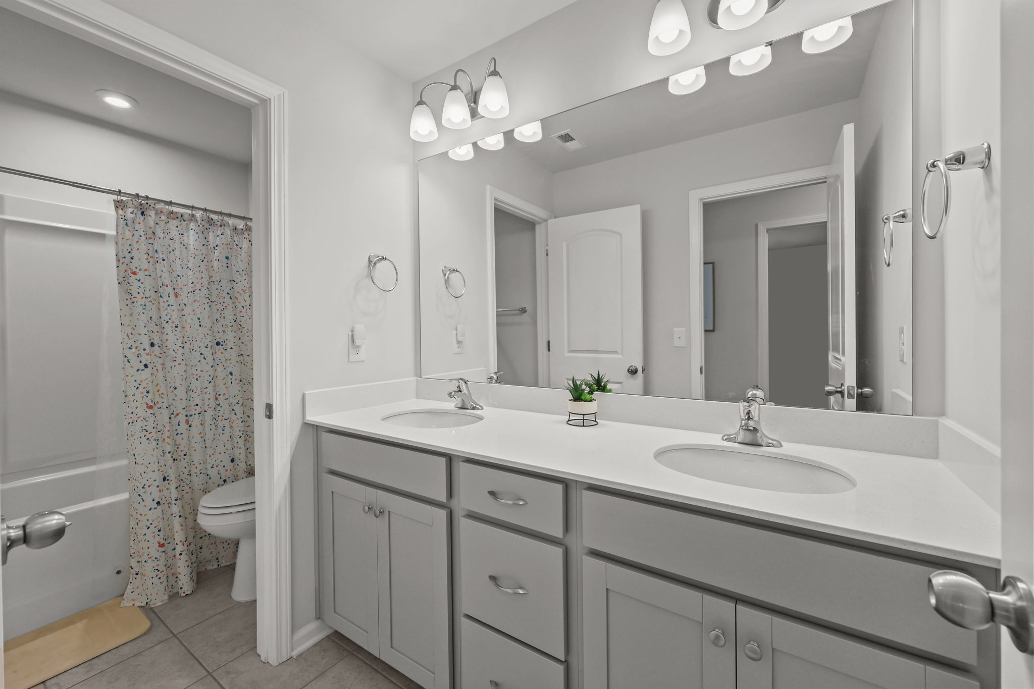 Charlotte, North Carolina, 28269, United States, 5 Bedrooms Bedrooms, ,3 BathroomsBathrooms,Residential,For Sale,1993856