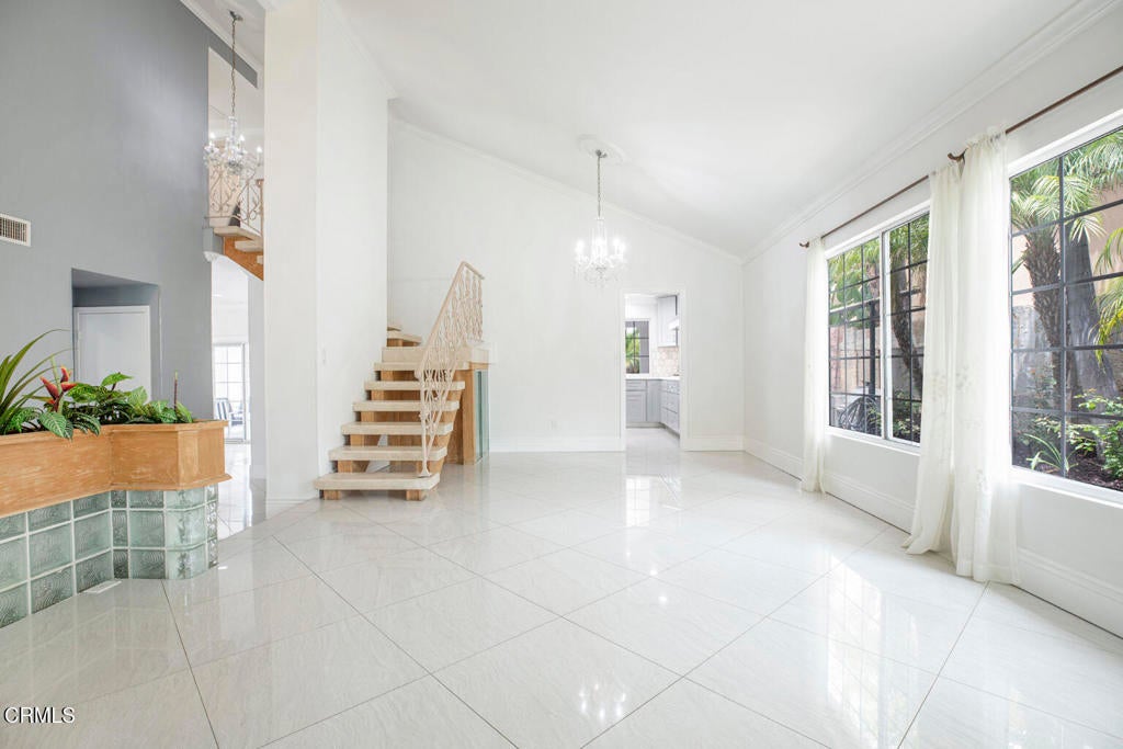 Los Angeles, California, 91352, United States, 5 Bedrooms Bedrooms, ,5 BathroomsBathrooms,Residential,For Sale,1941617