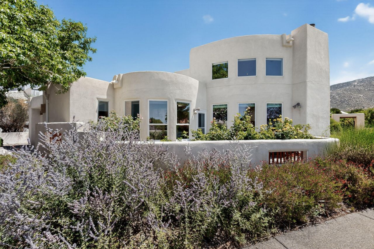 Albuquerque, New Mexico, 87112, United States, 4 Bedrooms Bedrooms, ,3 BathroomsBathrooms,Residential,For Sale,1917546