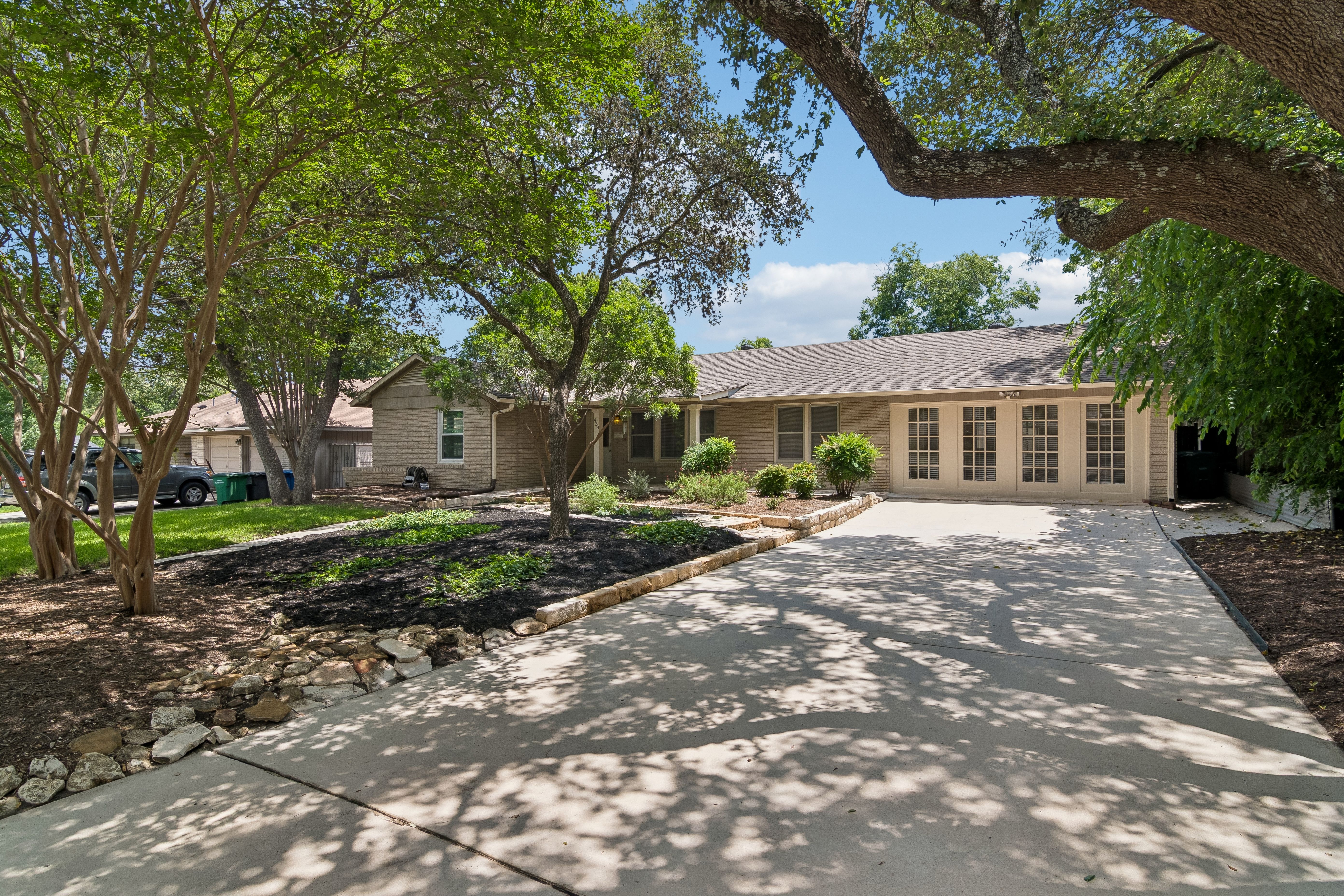  Beautifully Updated Home with Spacious Backyard - 物件實景