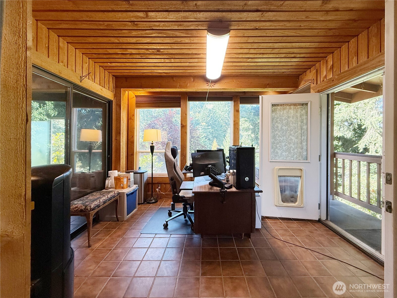 Edmonds, Washington, 98026, United States, 4 Bedrooms Bedrooms, ,2 BathroomsBathrooms,Residential,For Sale,1923504