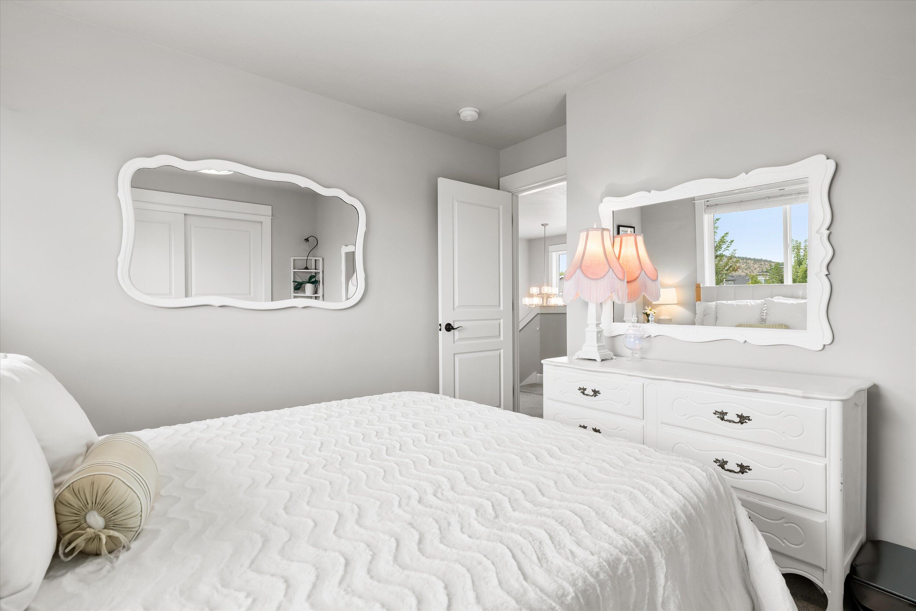 Redmond, Oregon, 97756, United States, 4 Bedrooms Bedrooms, ,3 BathroomsBathrooms,Residential,For Sale,1982797