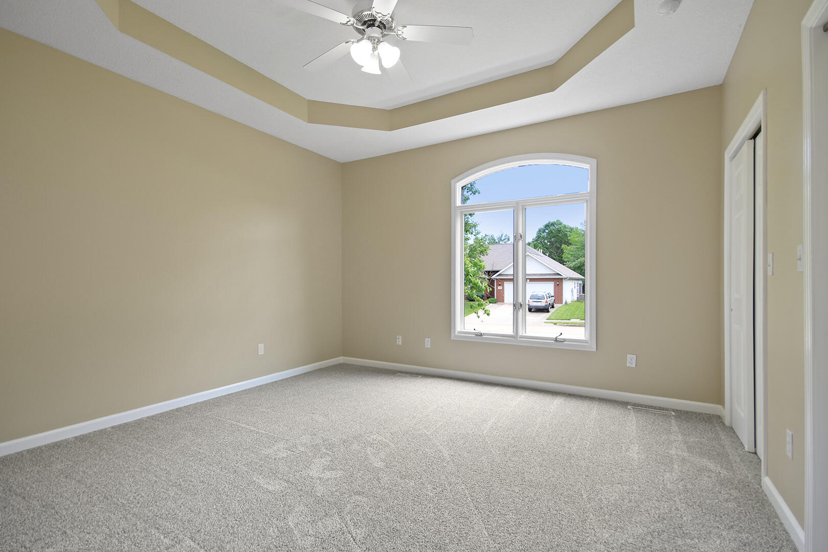 COLUMBIA, Missouri, 65203, United States, 5 Bedrooms Bedrooms, ,4 BathroomsBathrooms,Residential,For Sale,1934961